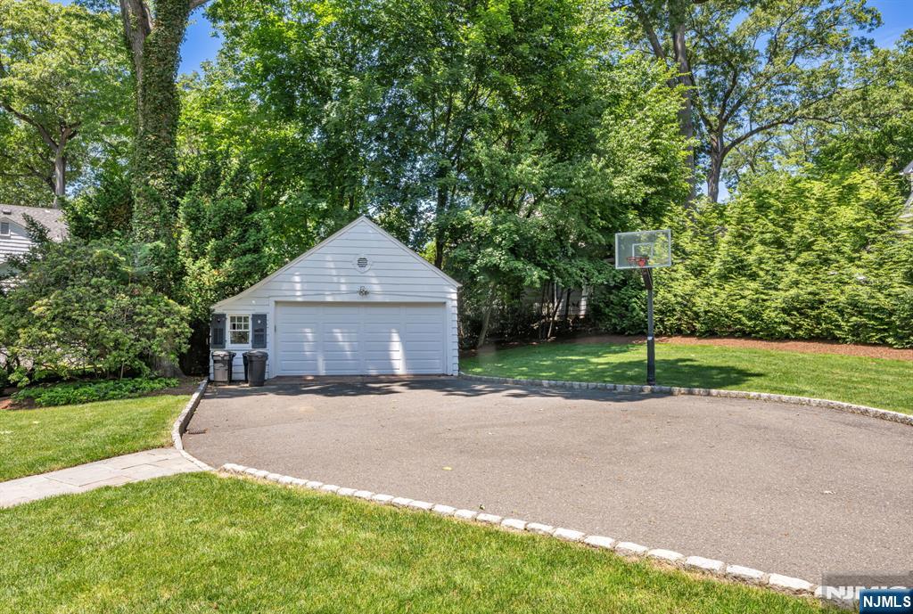 151 Valley View Avenue