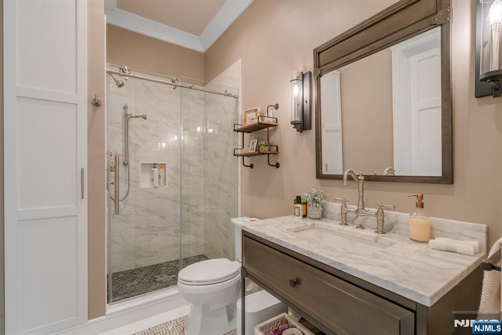 4 Brookview Court