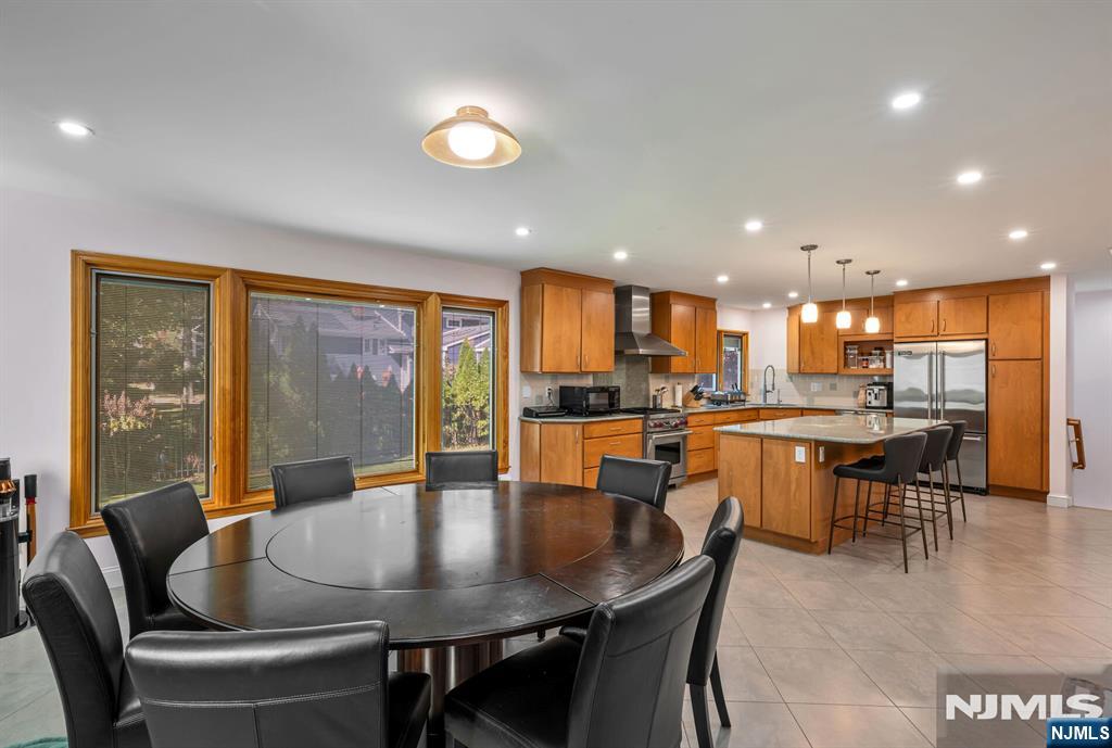 23 Spruce Place