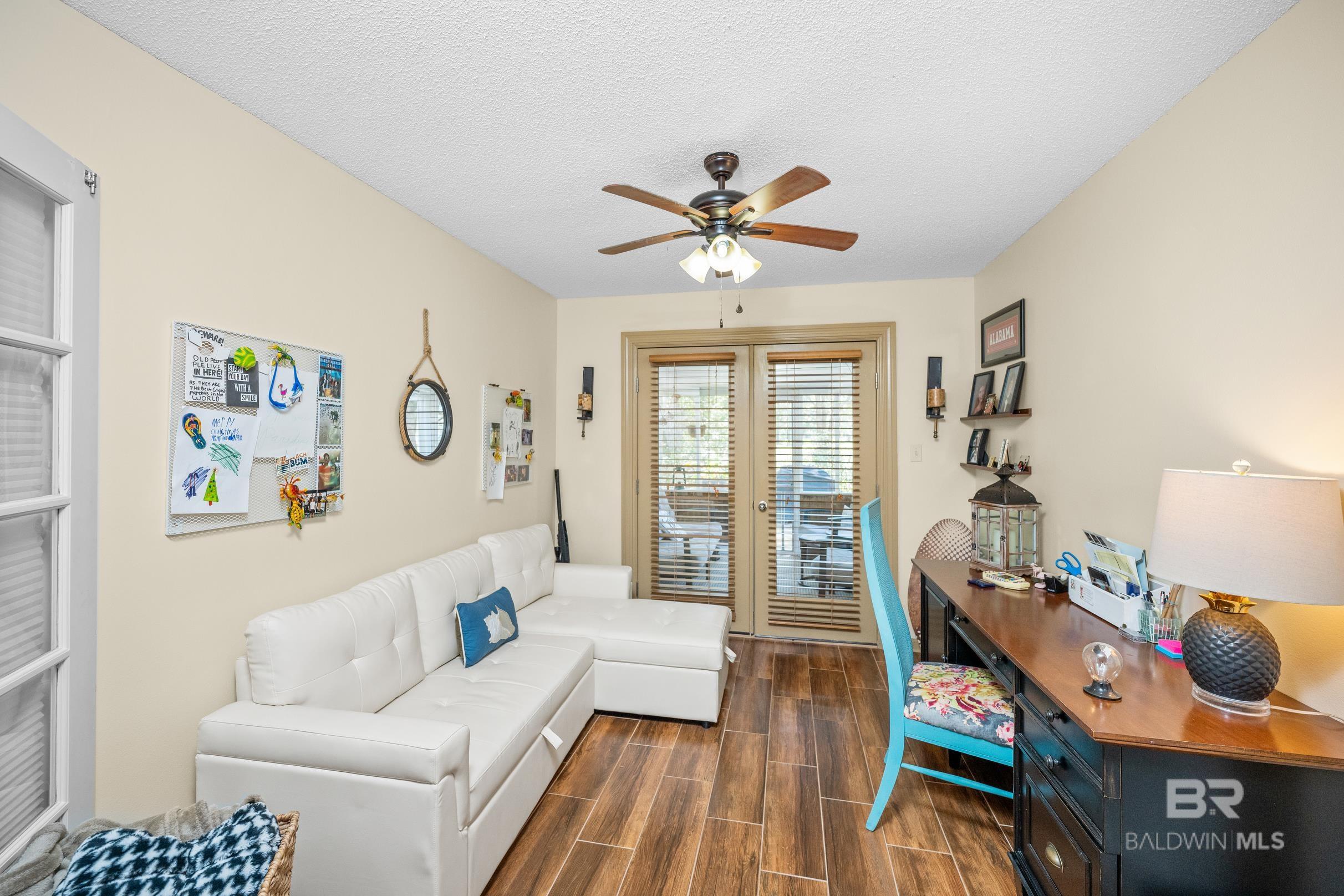 1232 E Hummingbird Lane 202