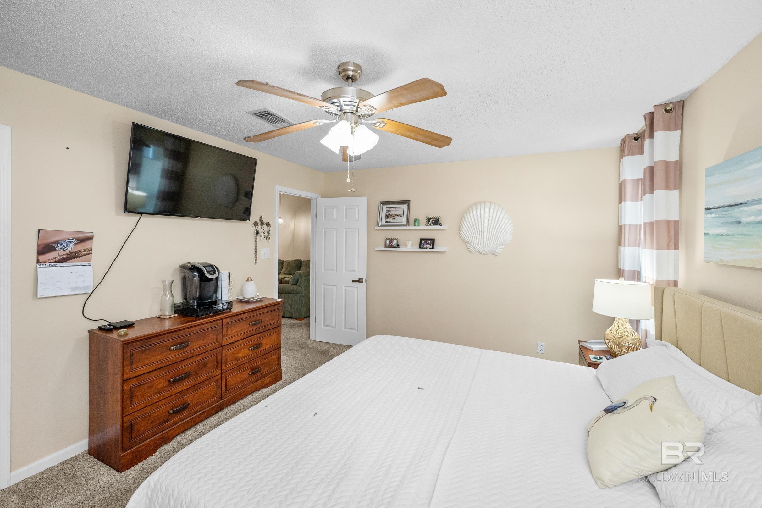 1232 E Hummingbird Lane 202
