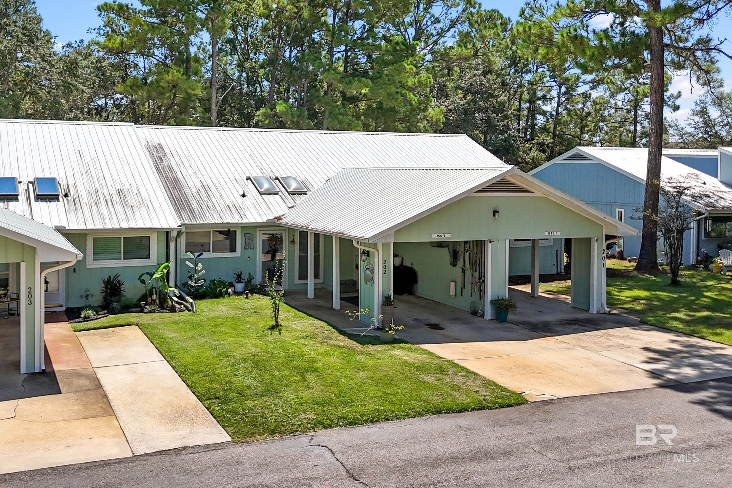 1232 E Hummingbird Lane 202