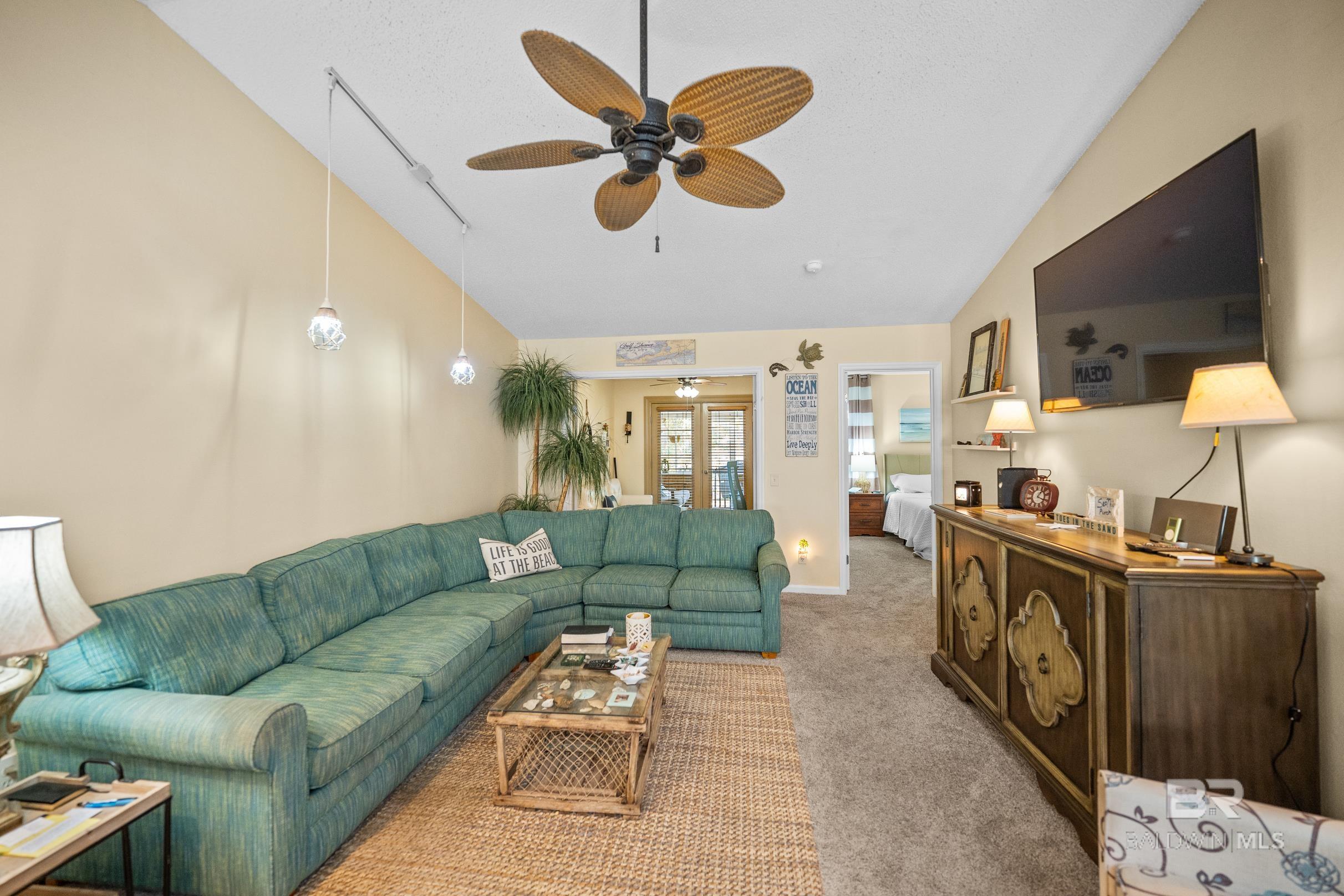 1232 E Hummingbird Lane 202