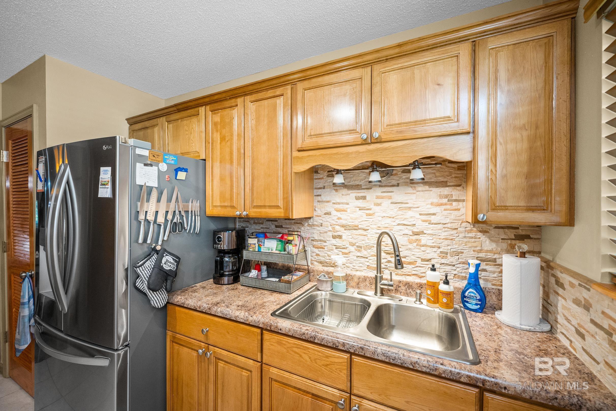 1232 E Hummingbird Lane 202