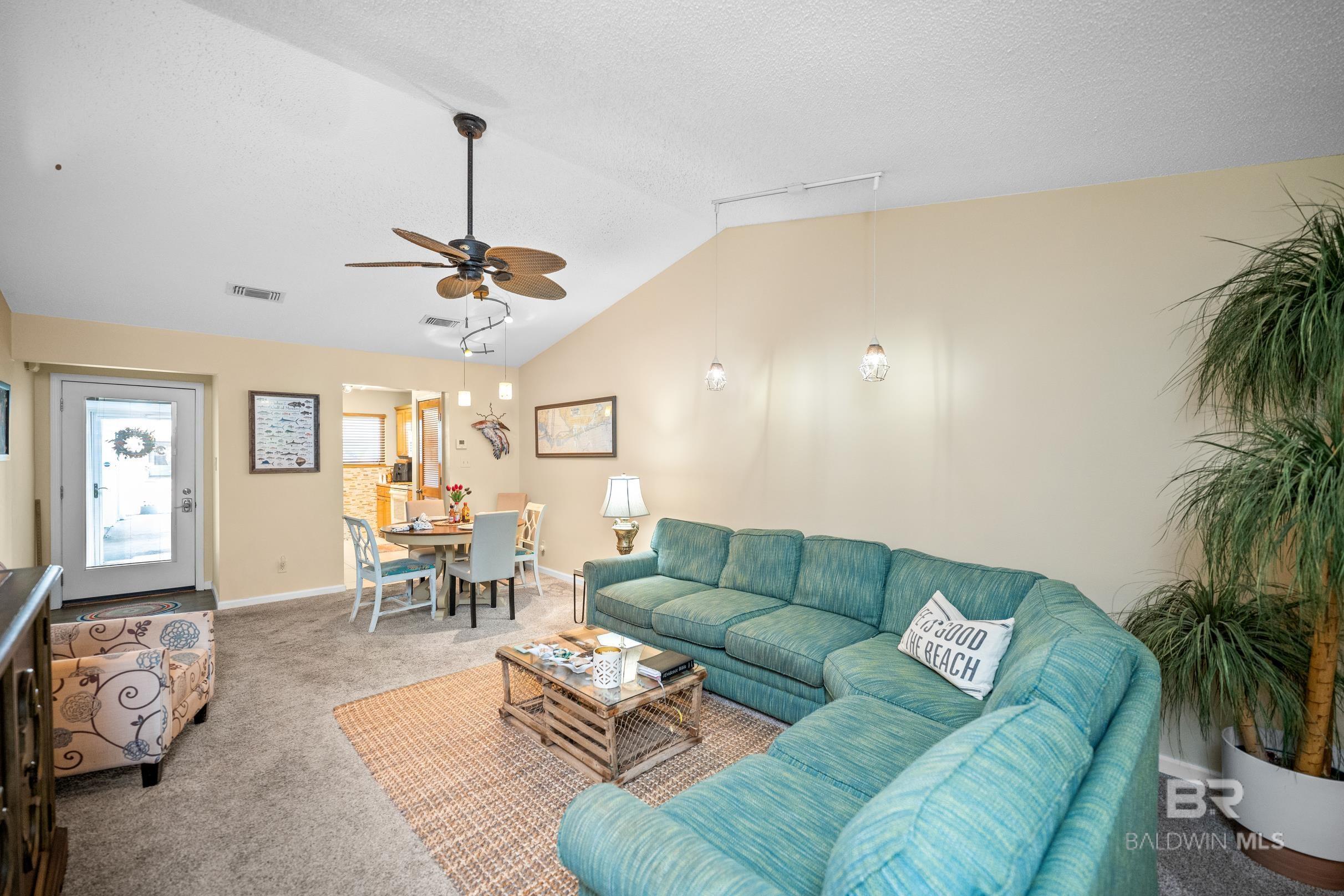 1232 E Hummingbird Lane 202