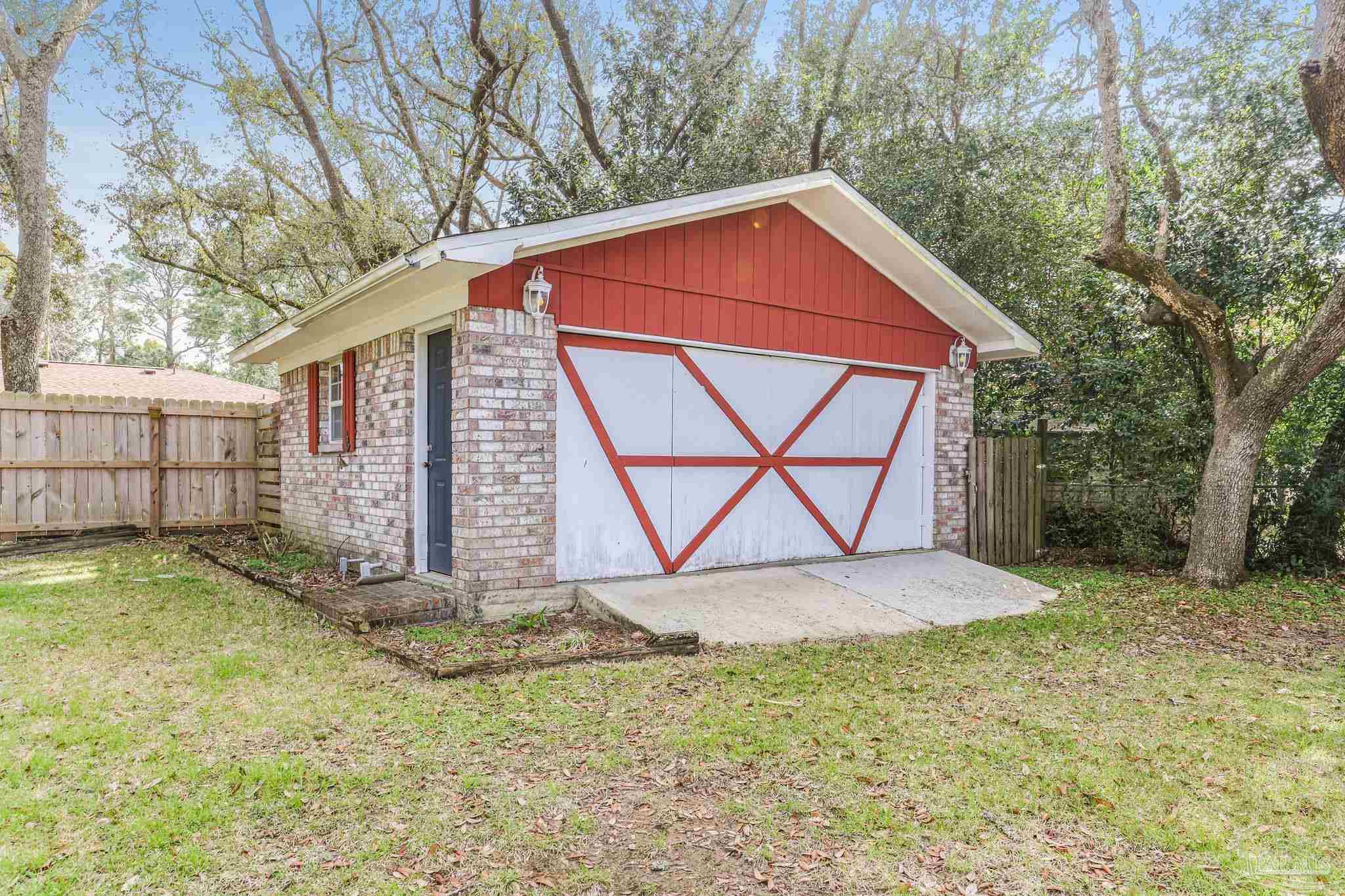 10827 Berryhill Rd
