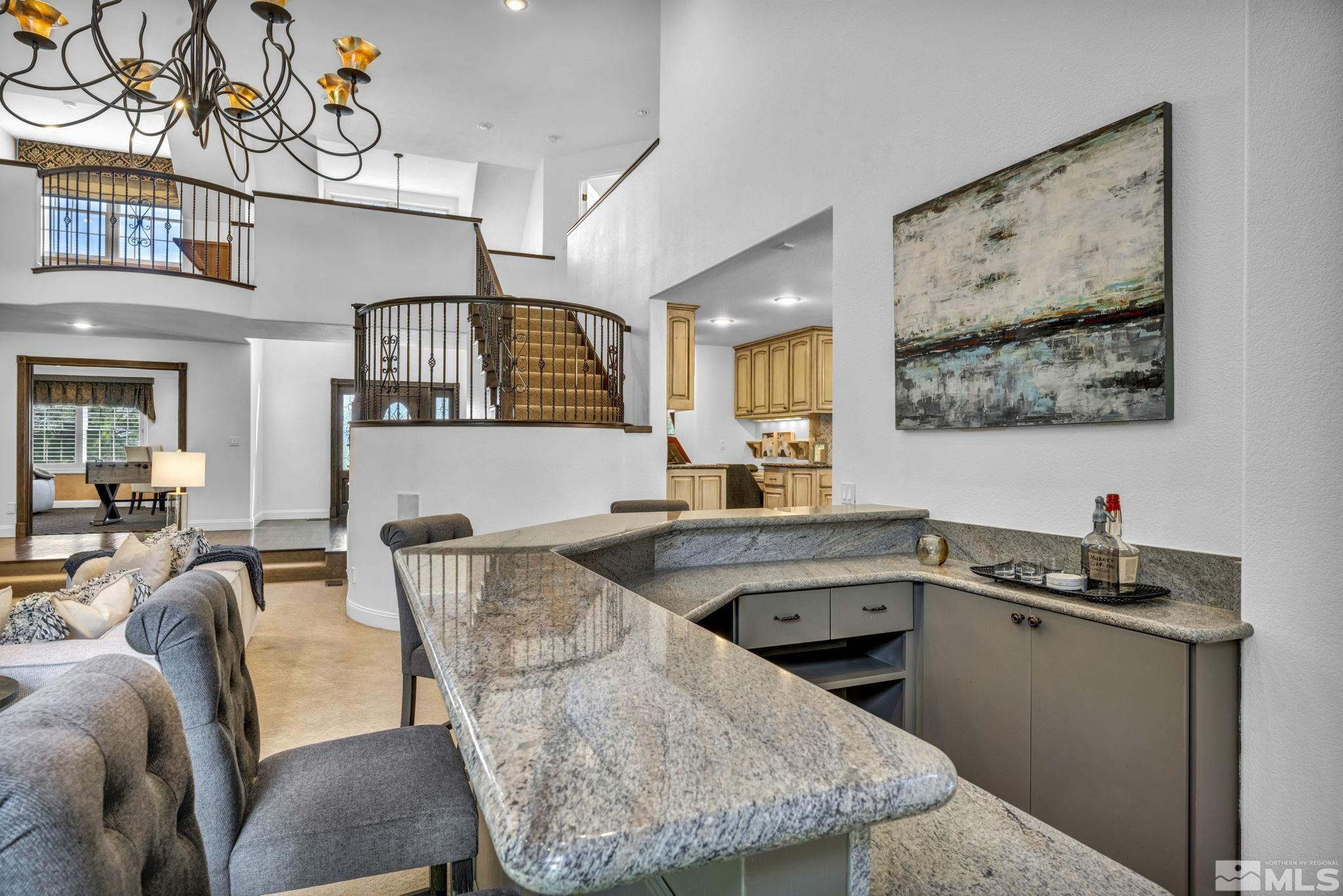 1844 W Wellington