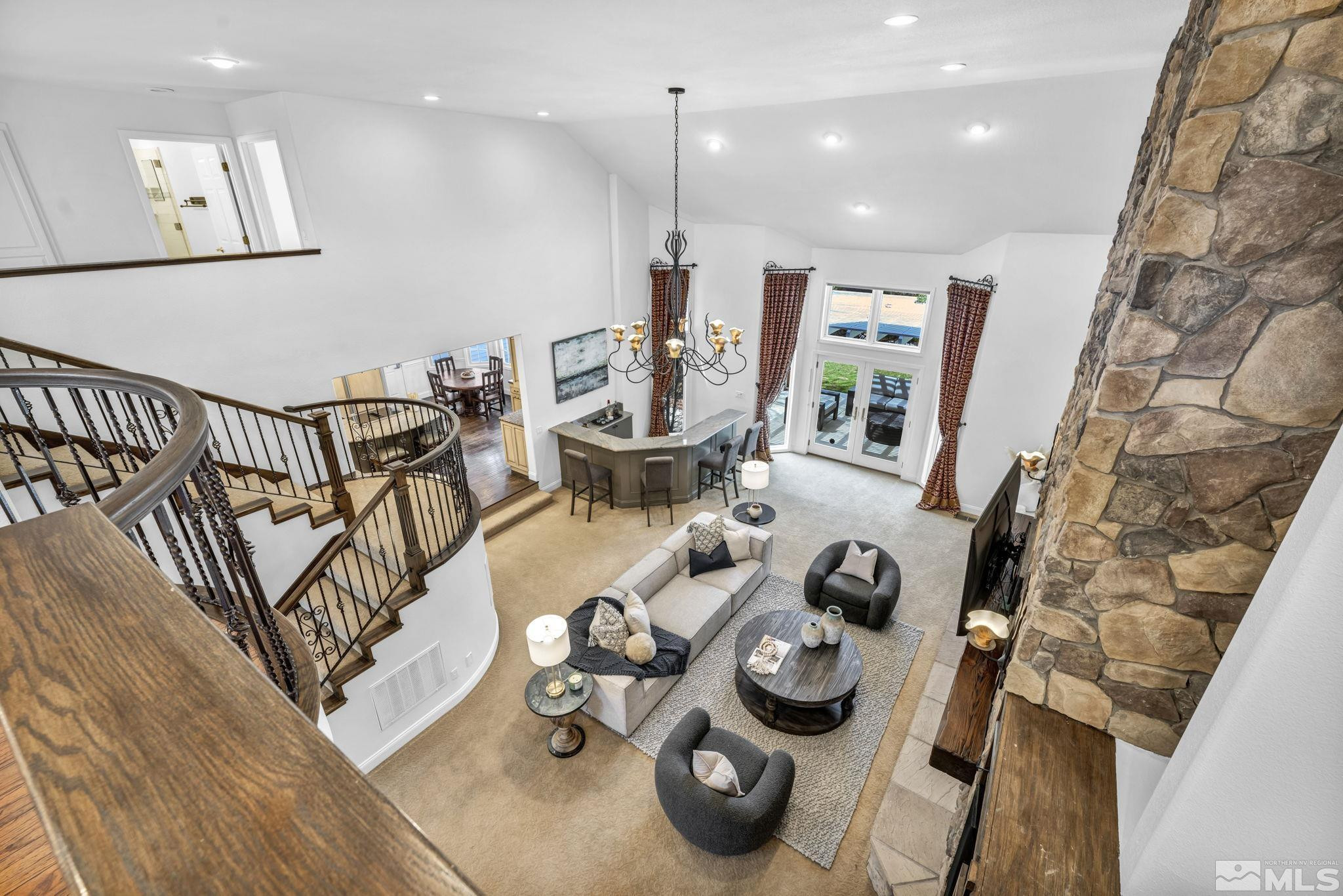1844 W Wellington