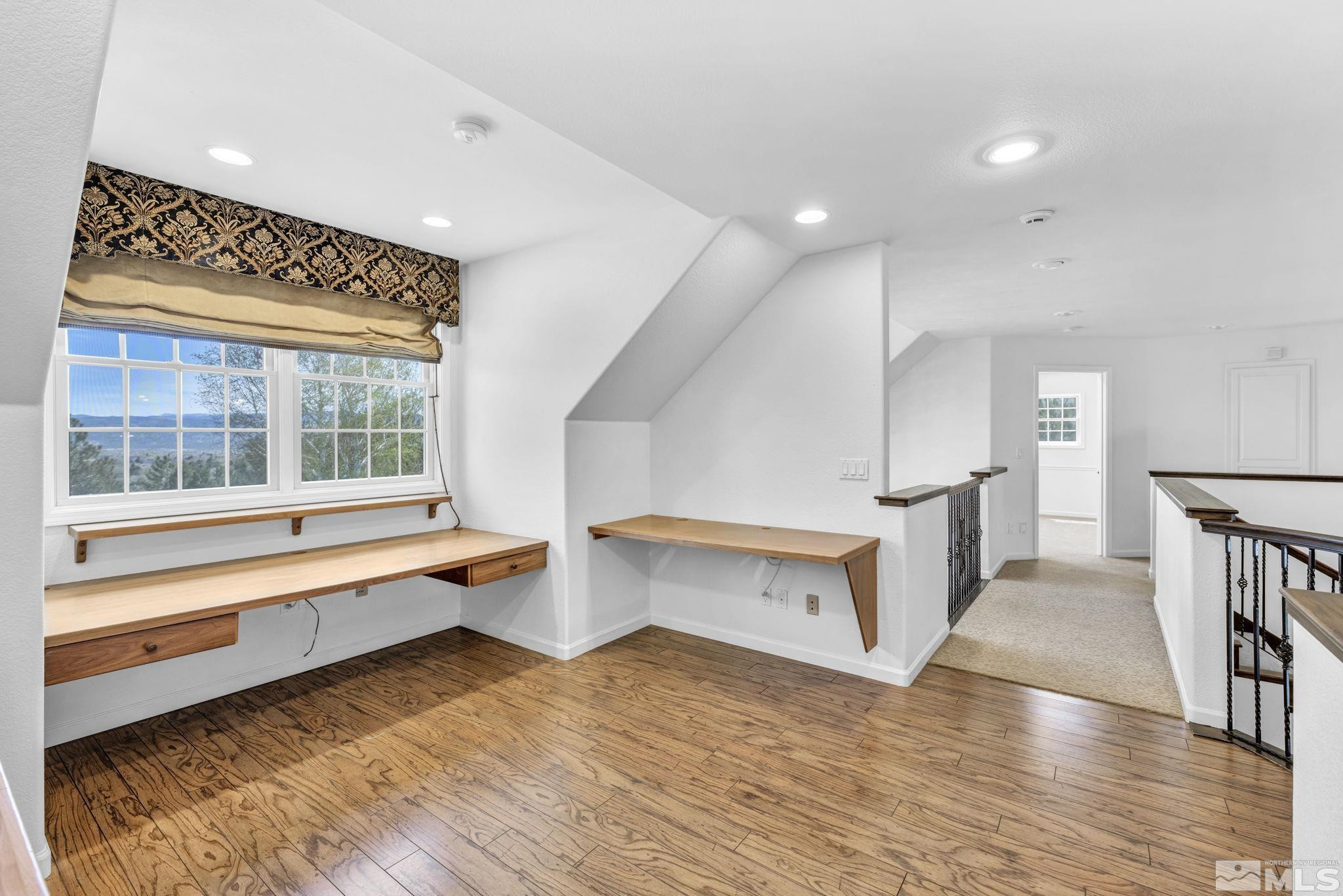 1844 W Wellington