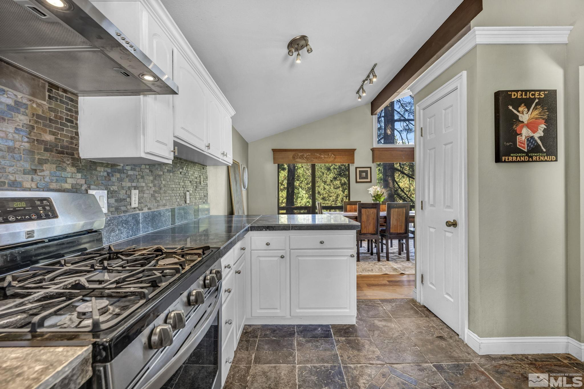 4000 Lakeview Road