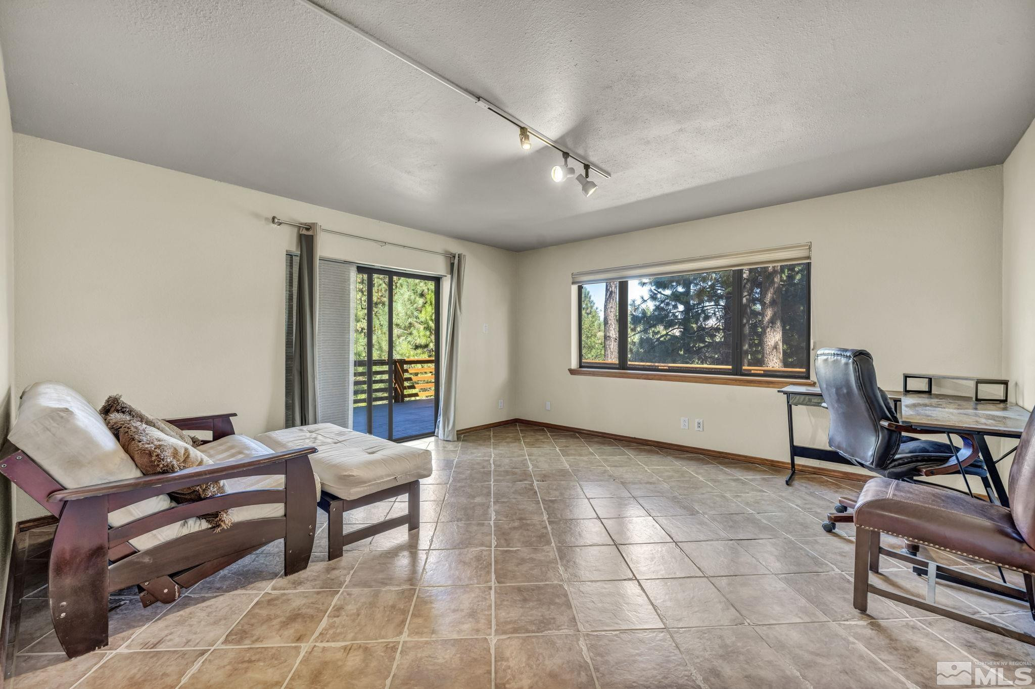 4000 Lakeview Road