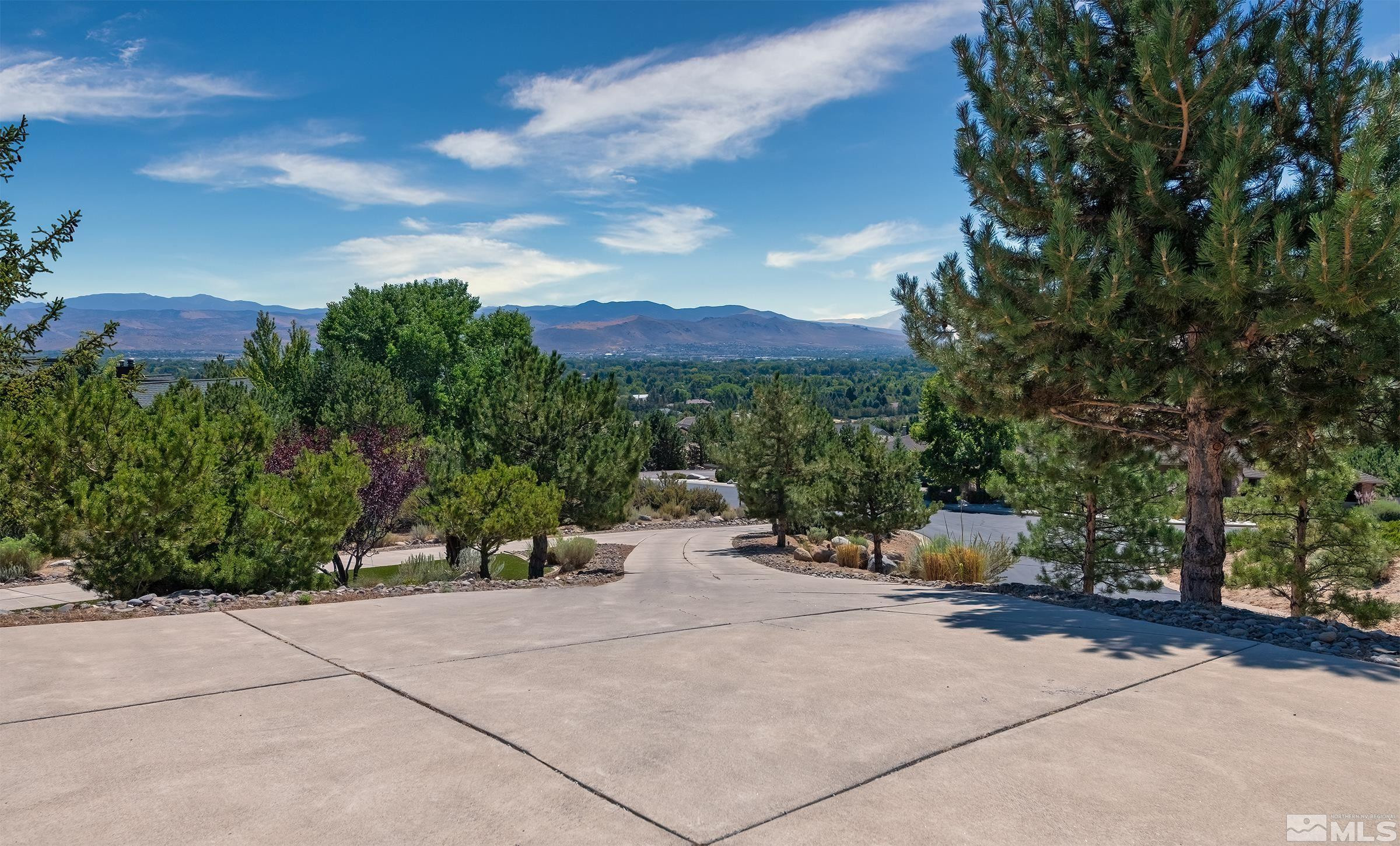 2844 Pinewood Place
