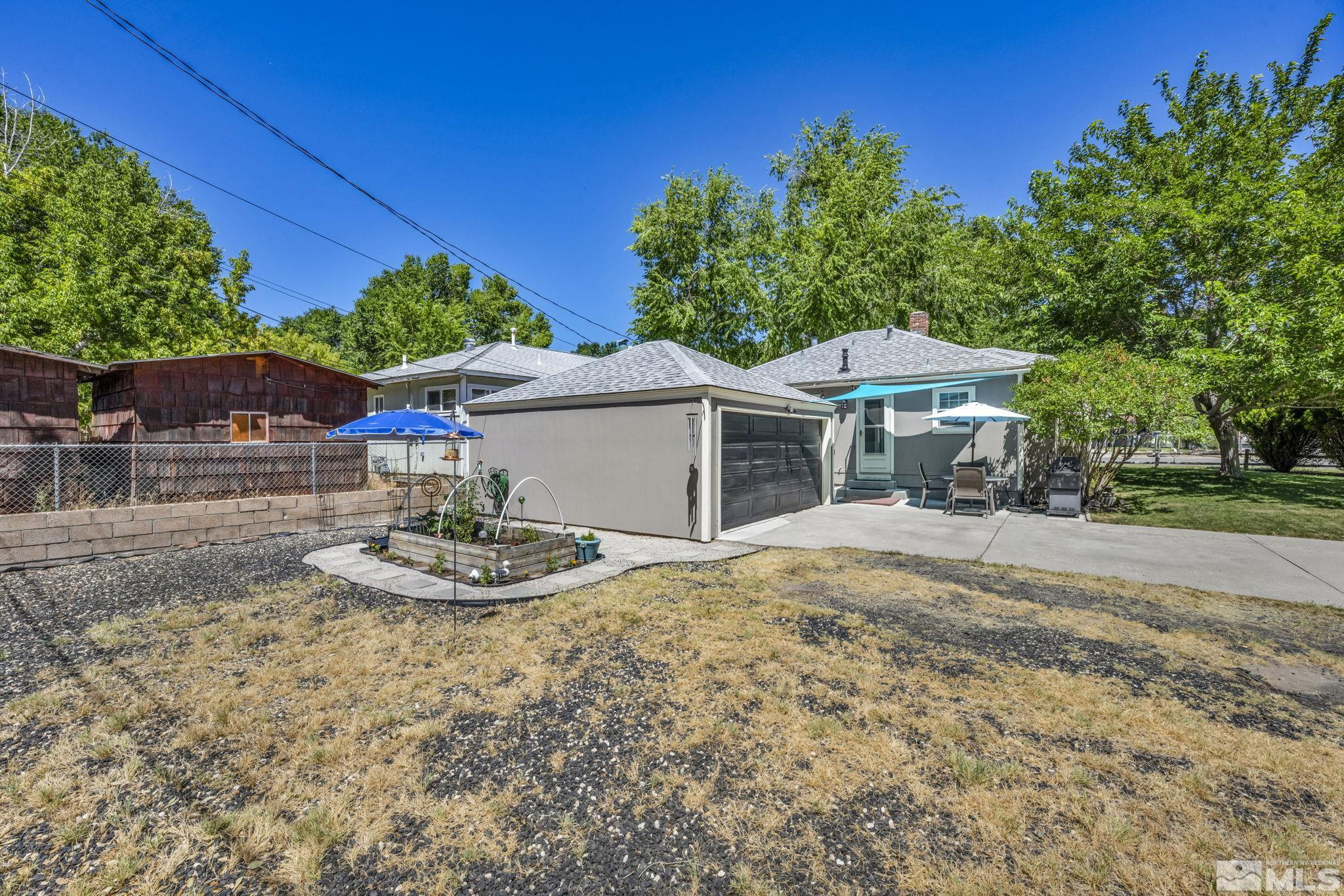 219 Lee Street