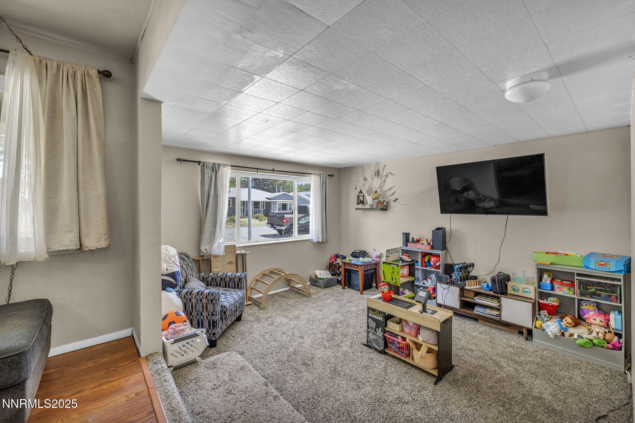 218 Albany Avenue