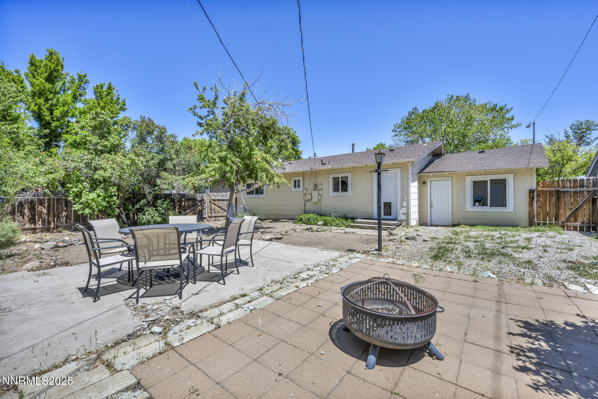 218 Albany Avenue