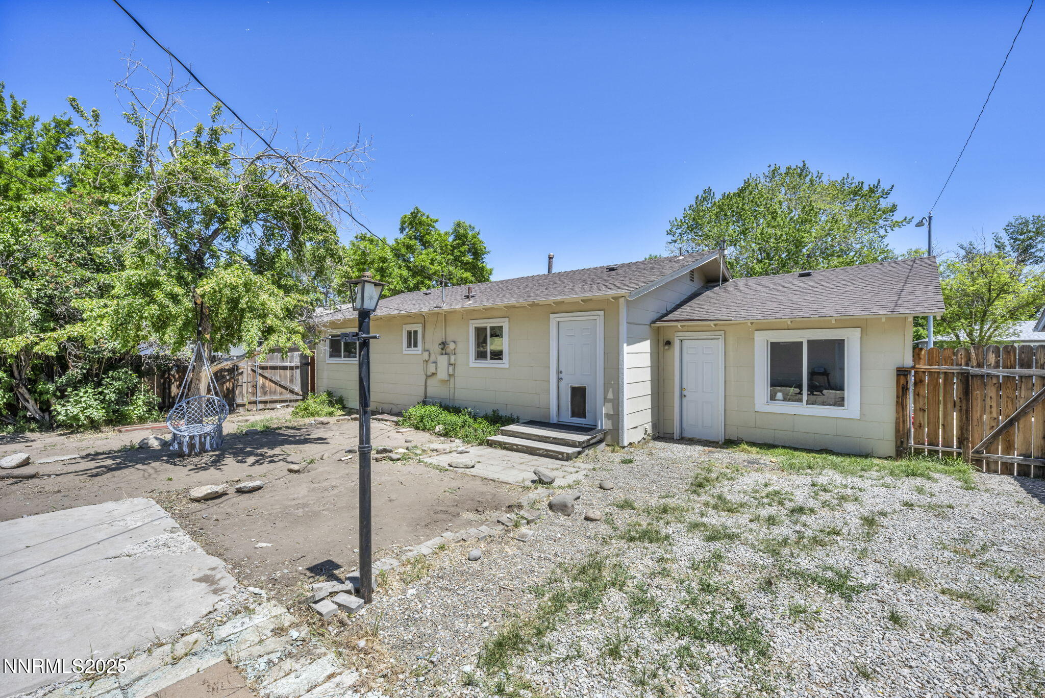 218 Albany Avenue