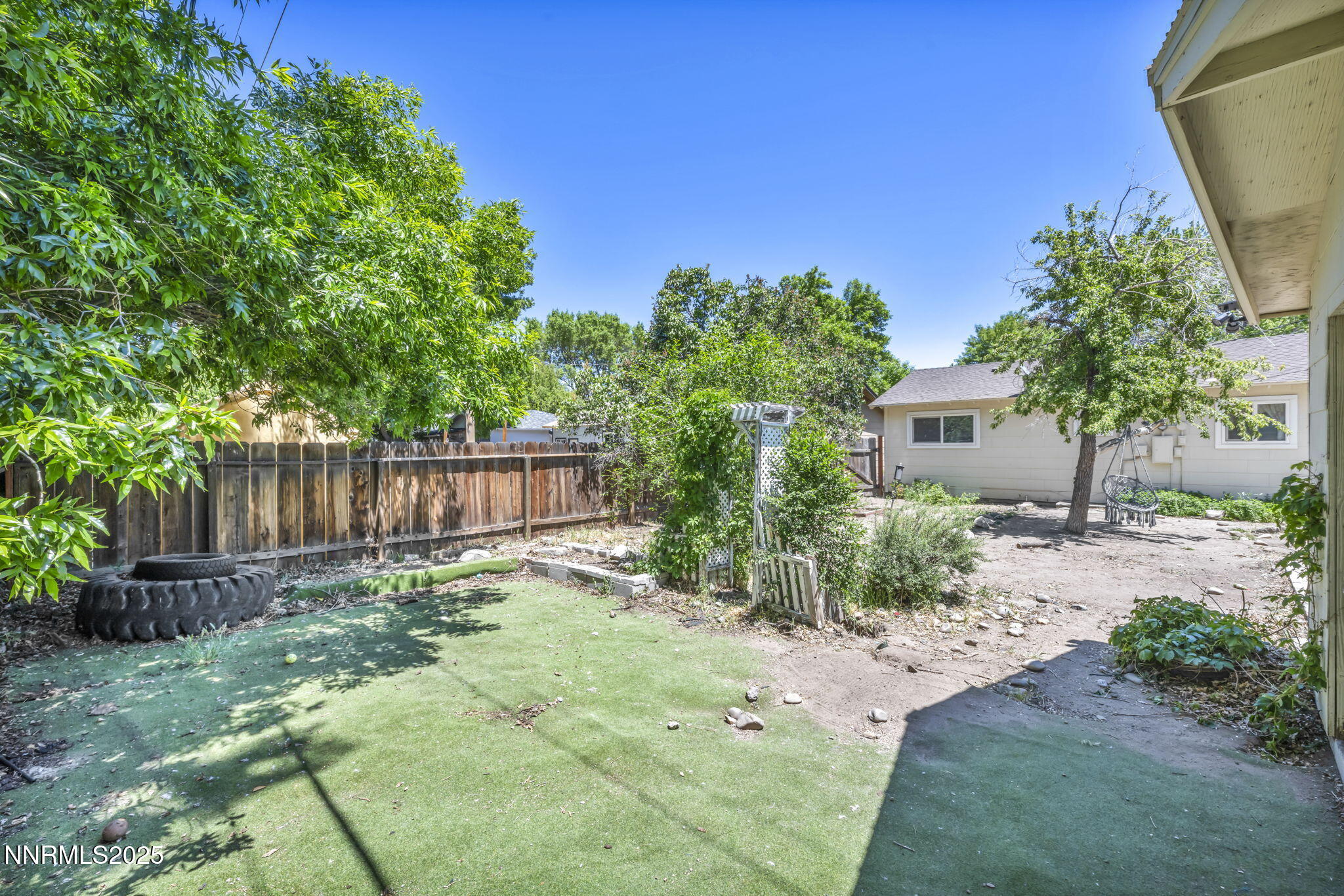 218 Albany Avenue