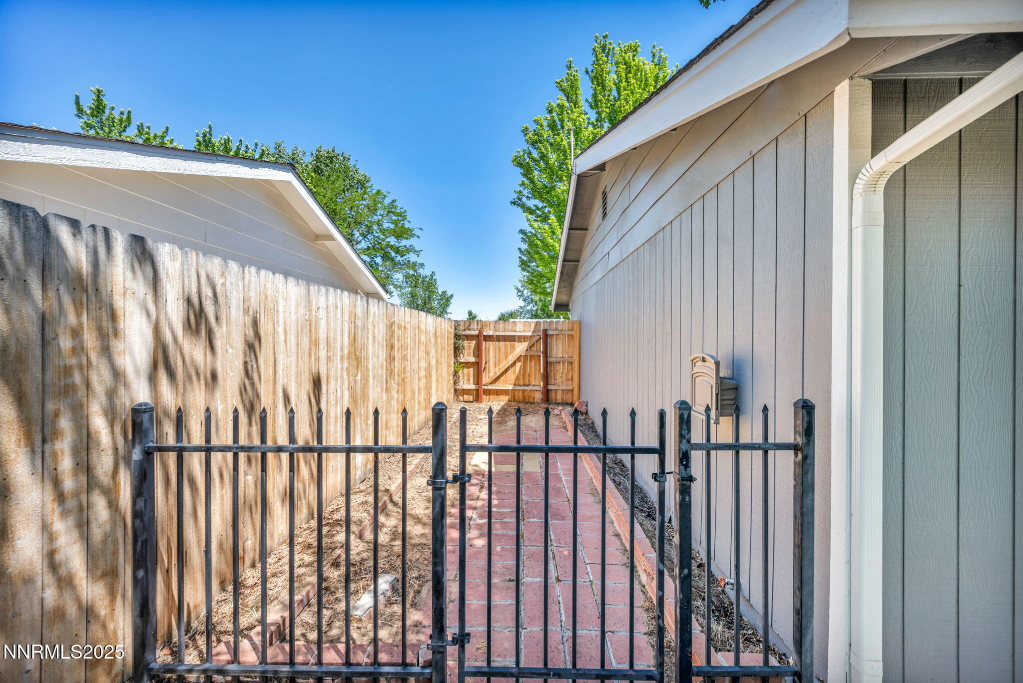 1129 Sonoma Street