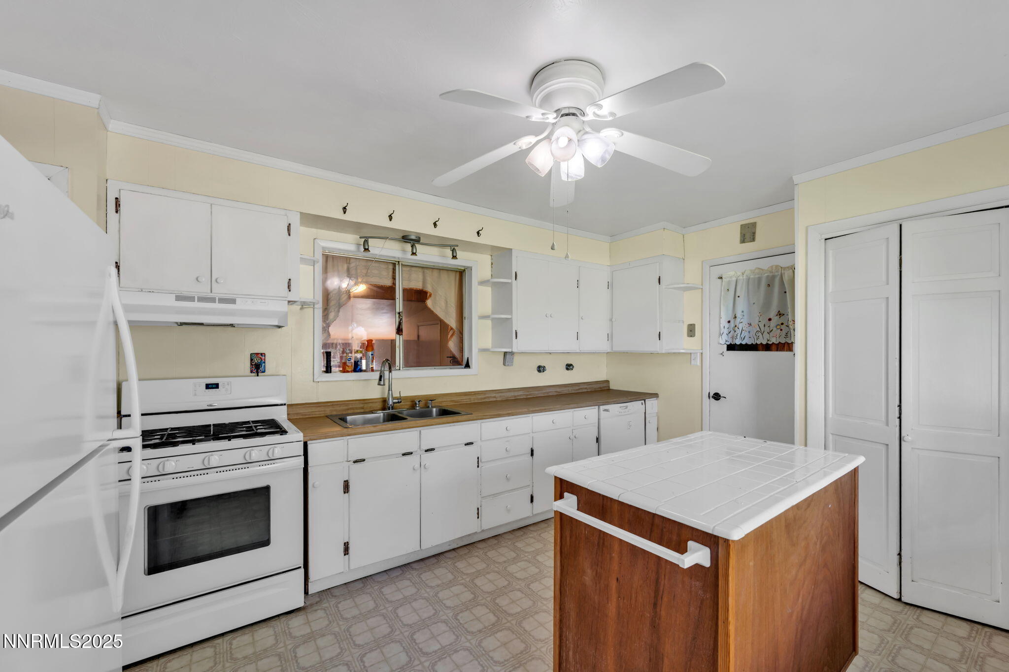 6 Green Acres Lane