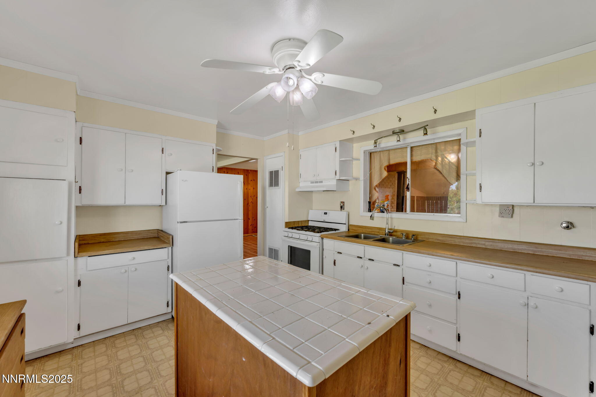 6 Green Acres Lane