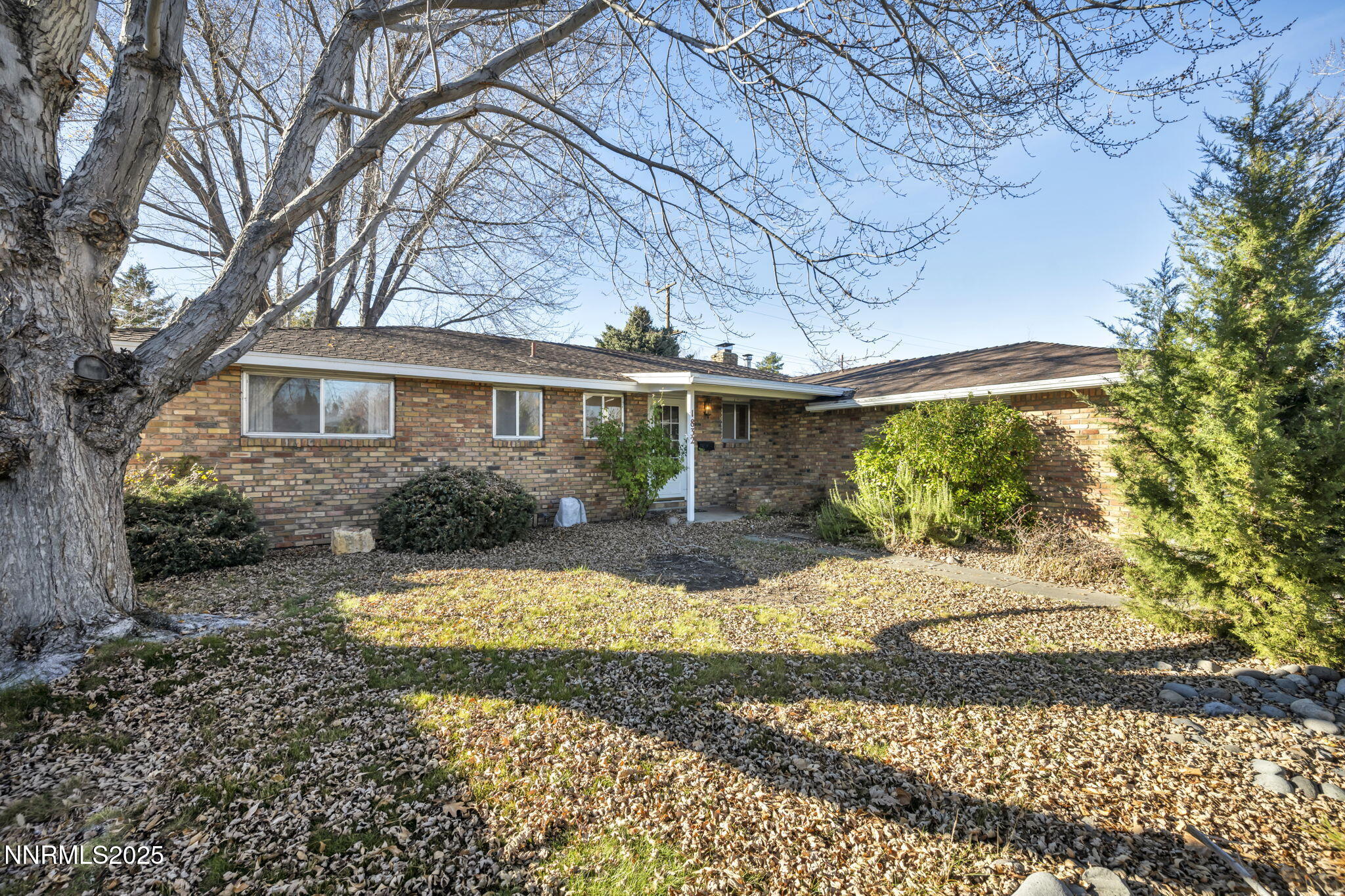 1832 Pyrenees Street