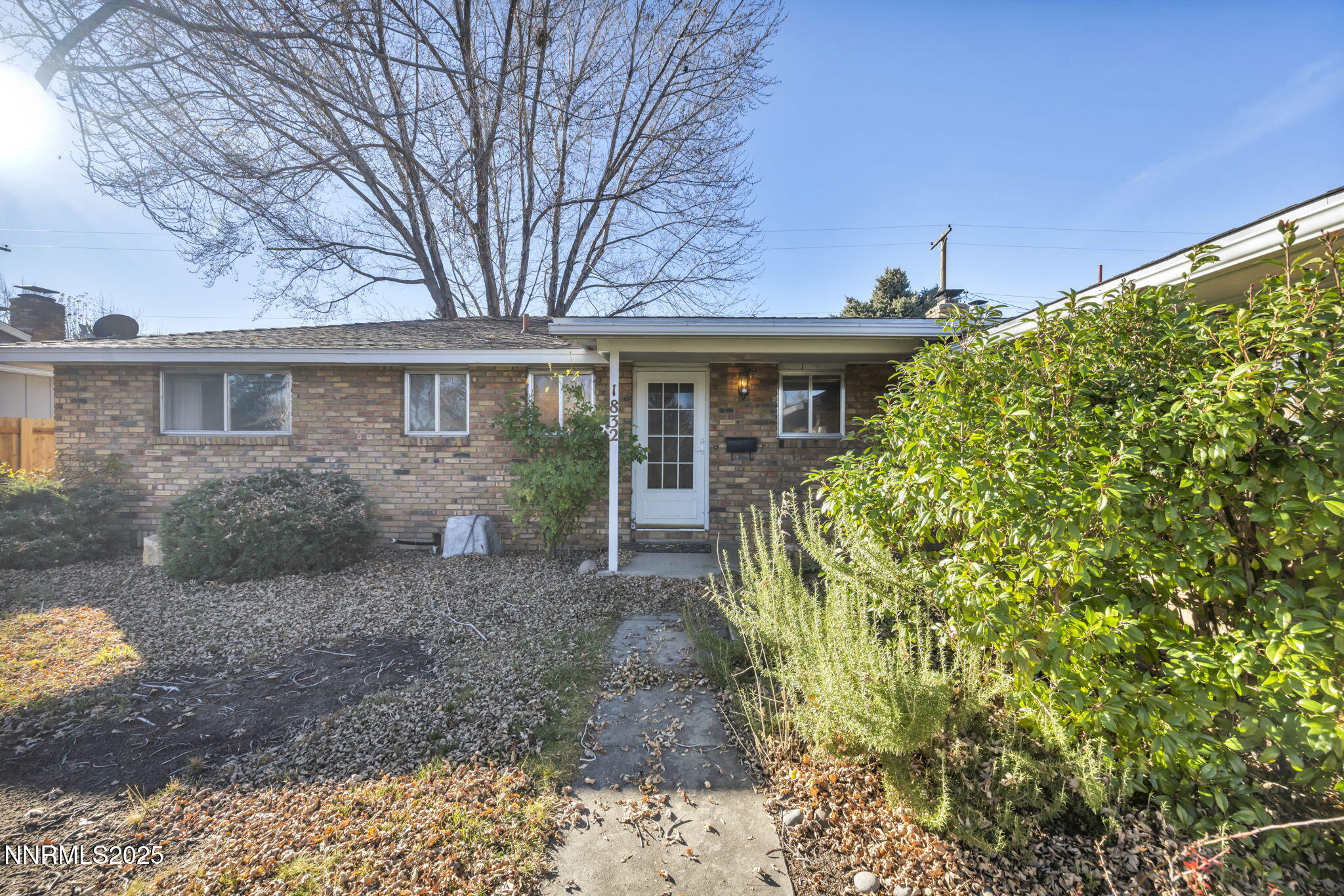 1832 Pyrenees Street