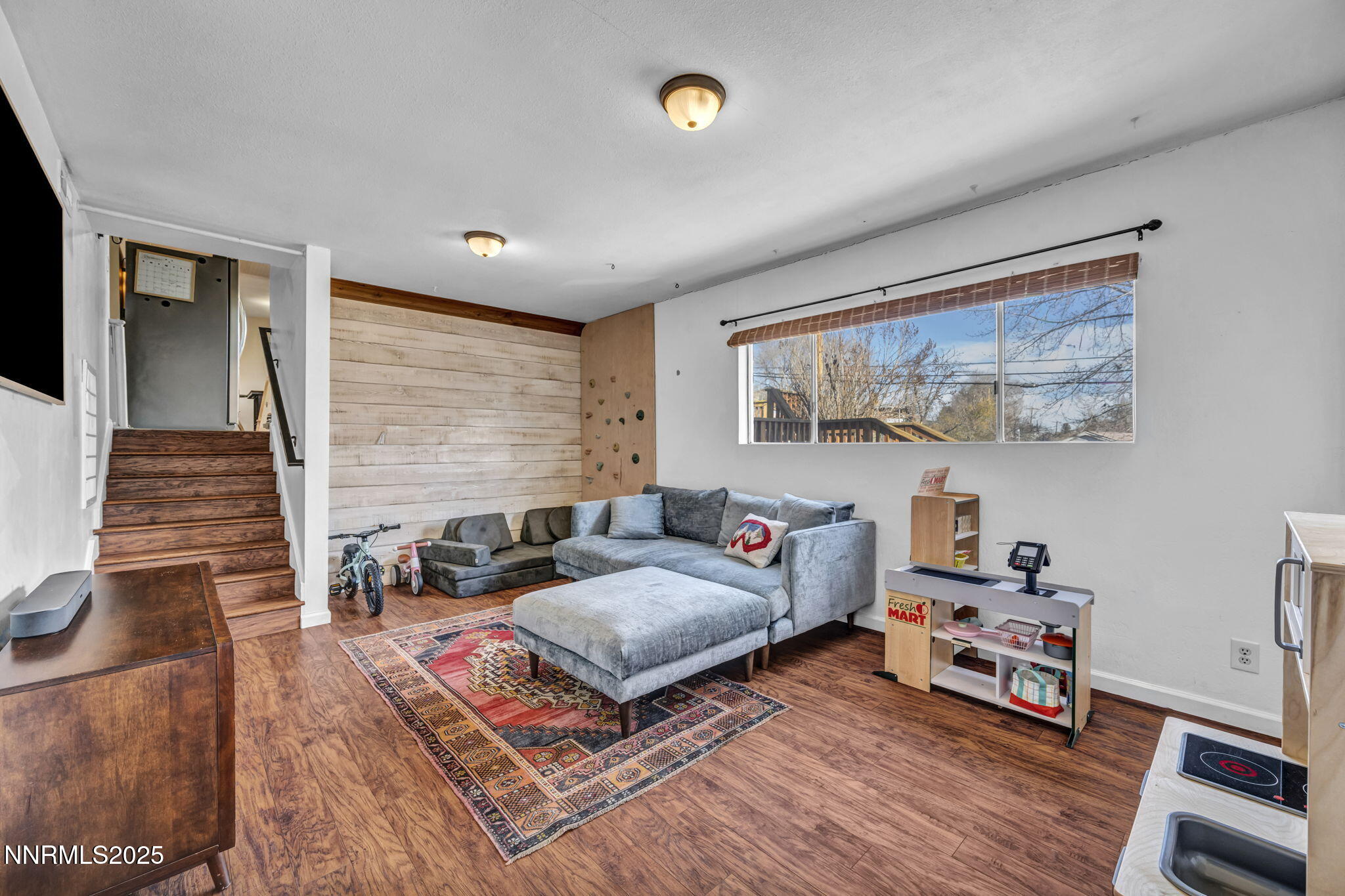 1100 Mission Circle
