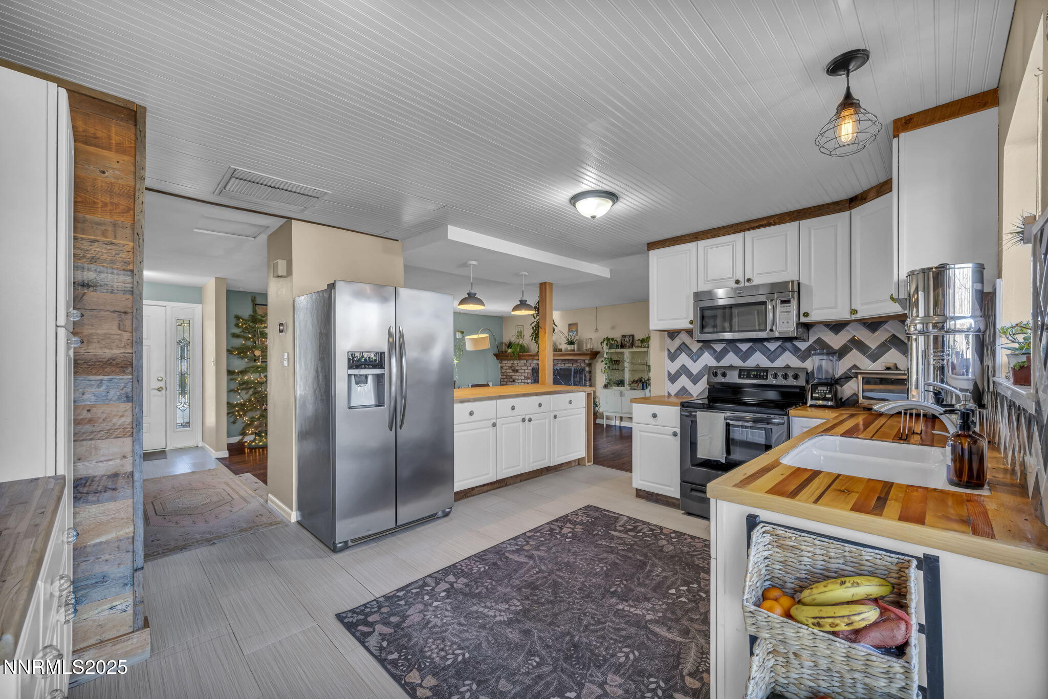 1100 Mission Circle