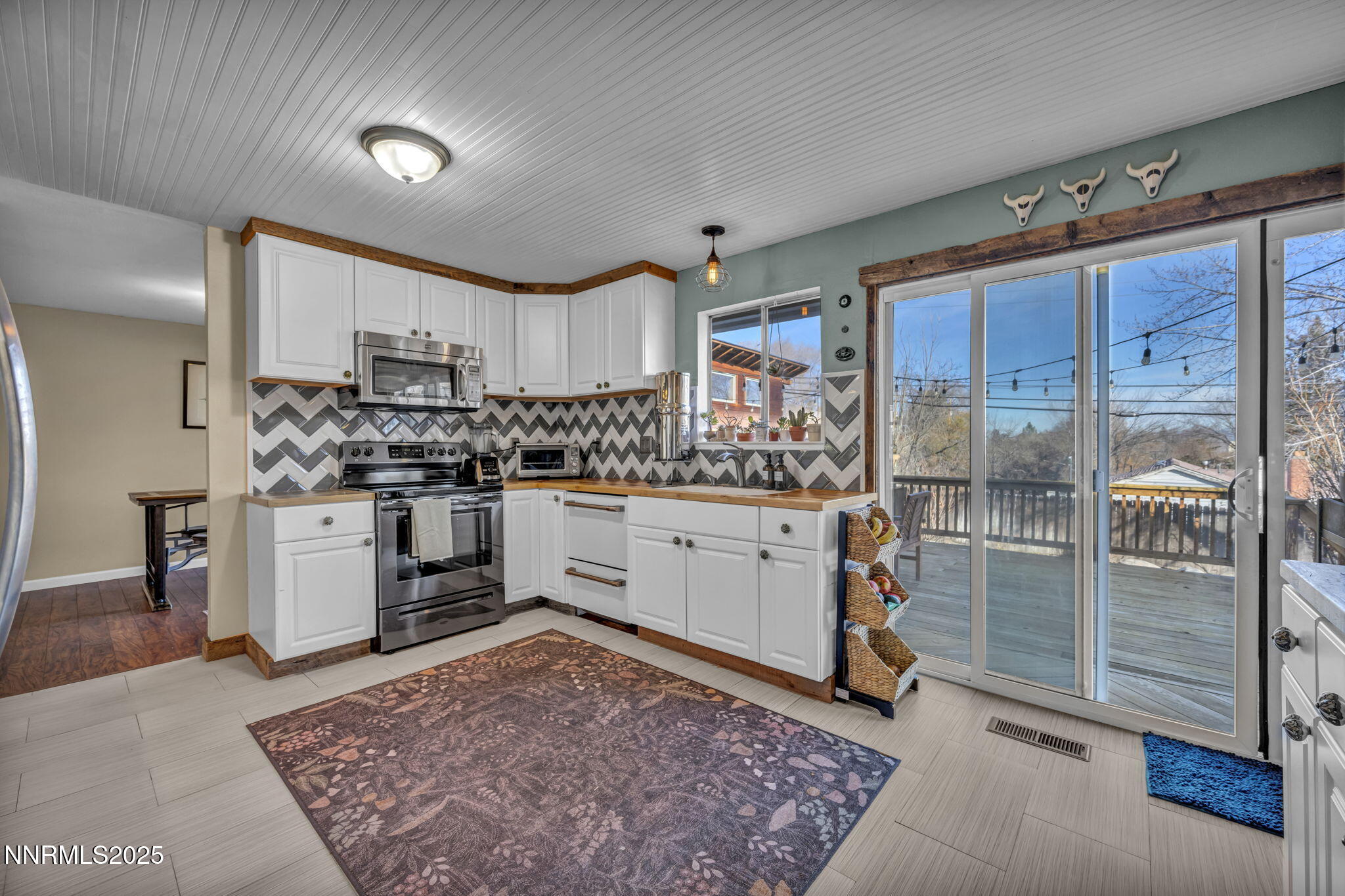 1100 Mission Circle