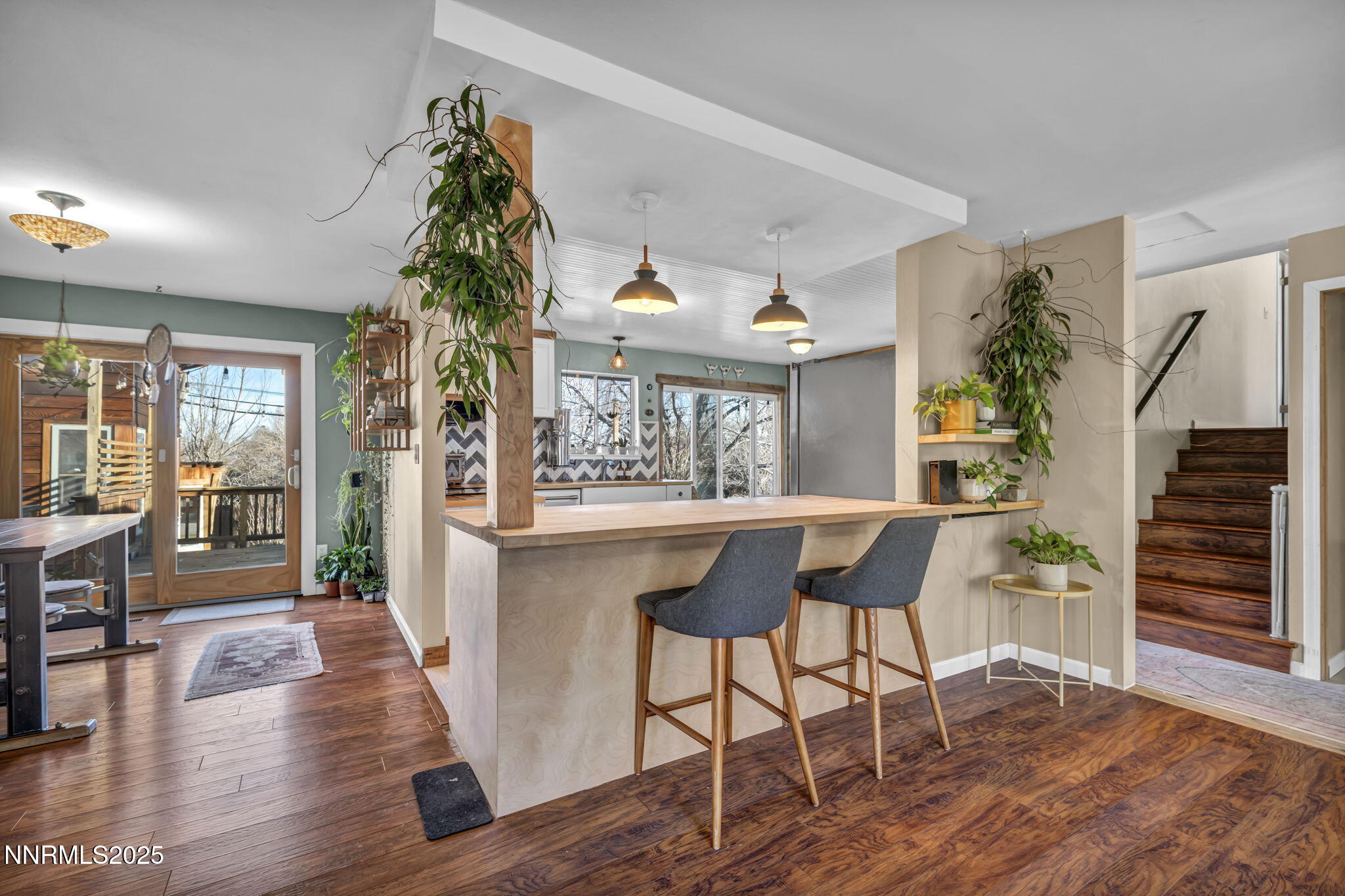 1100 Mission Circle