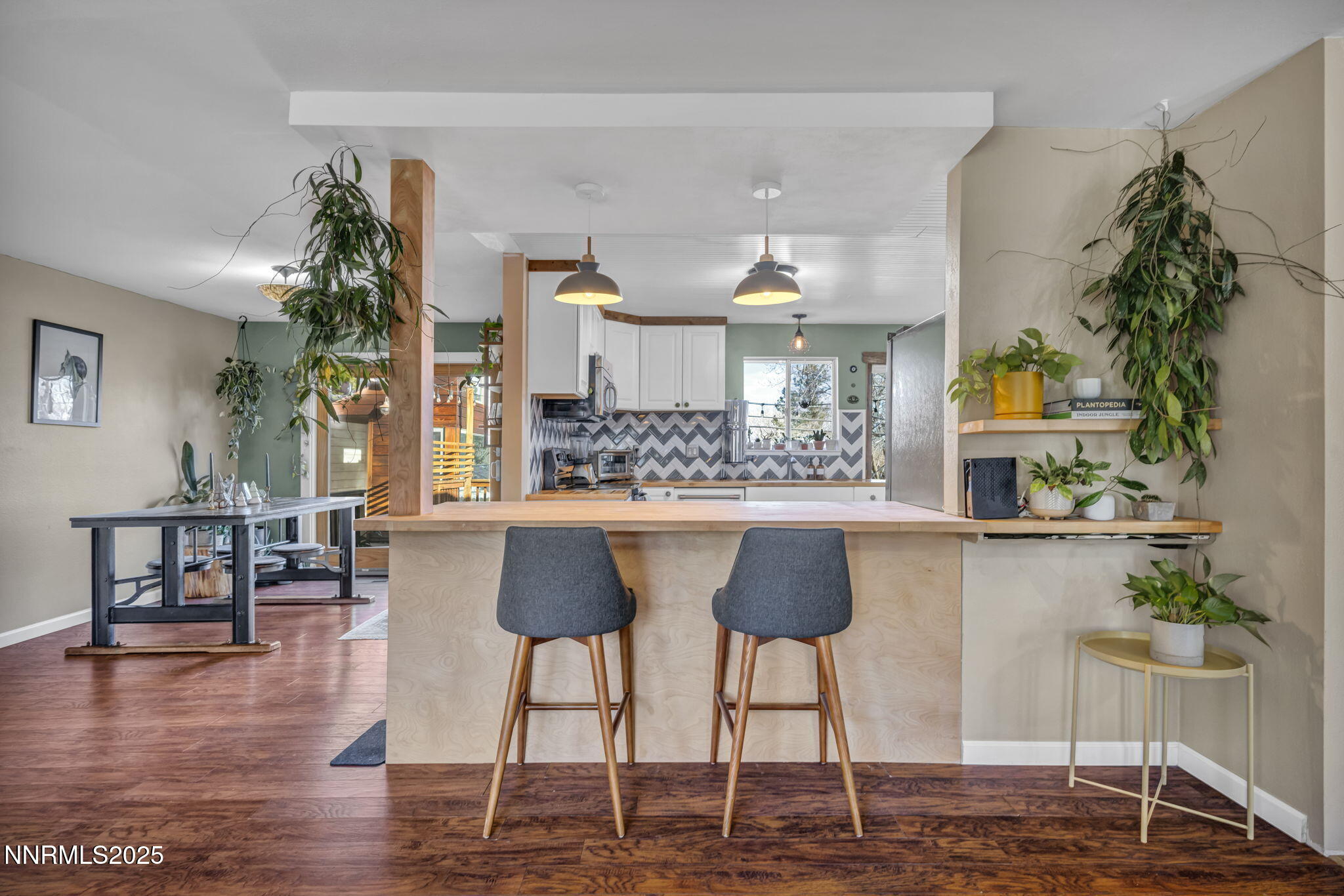 1100 Mission Circle