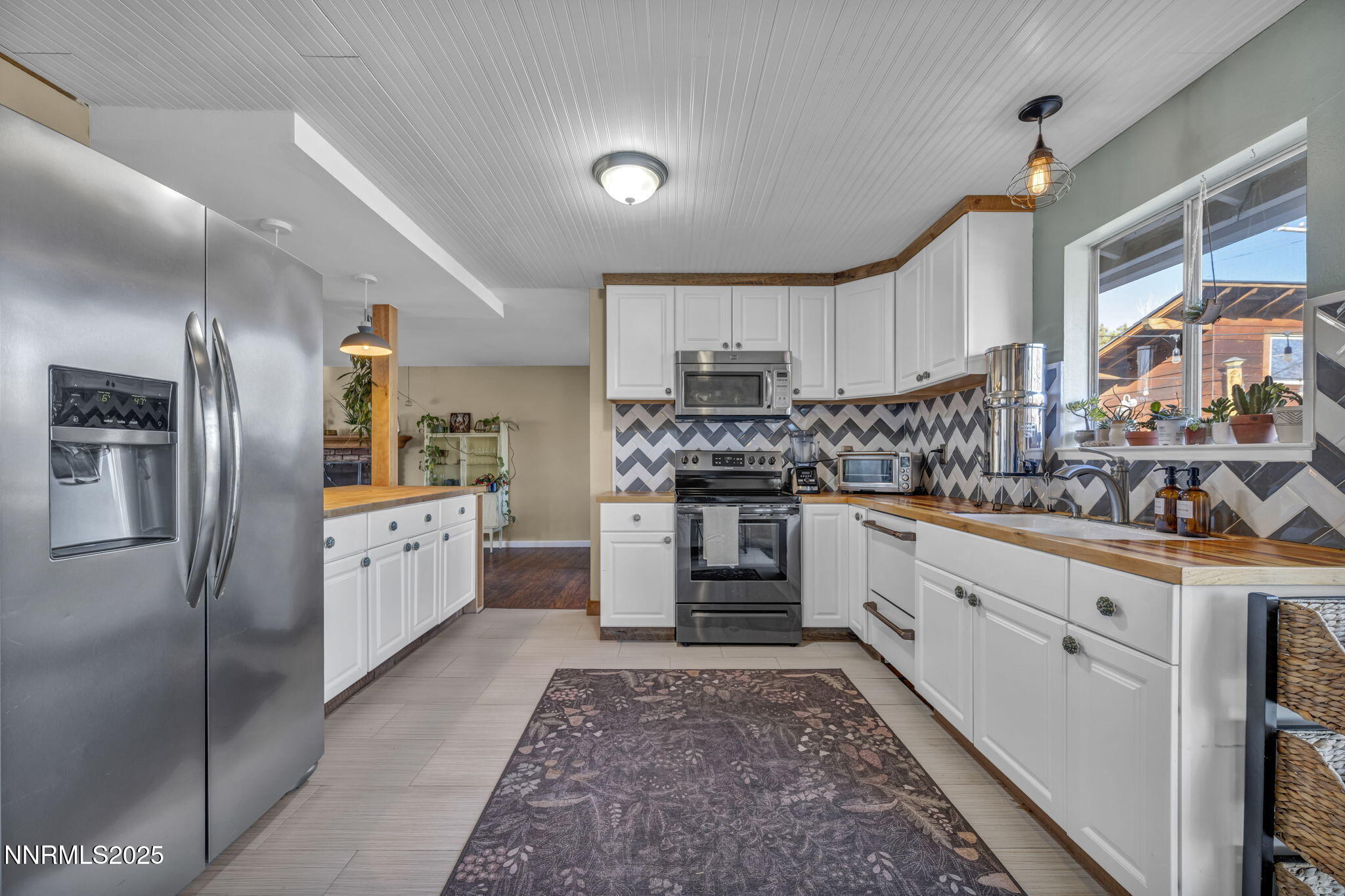 1100 Mission Circle