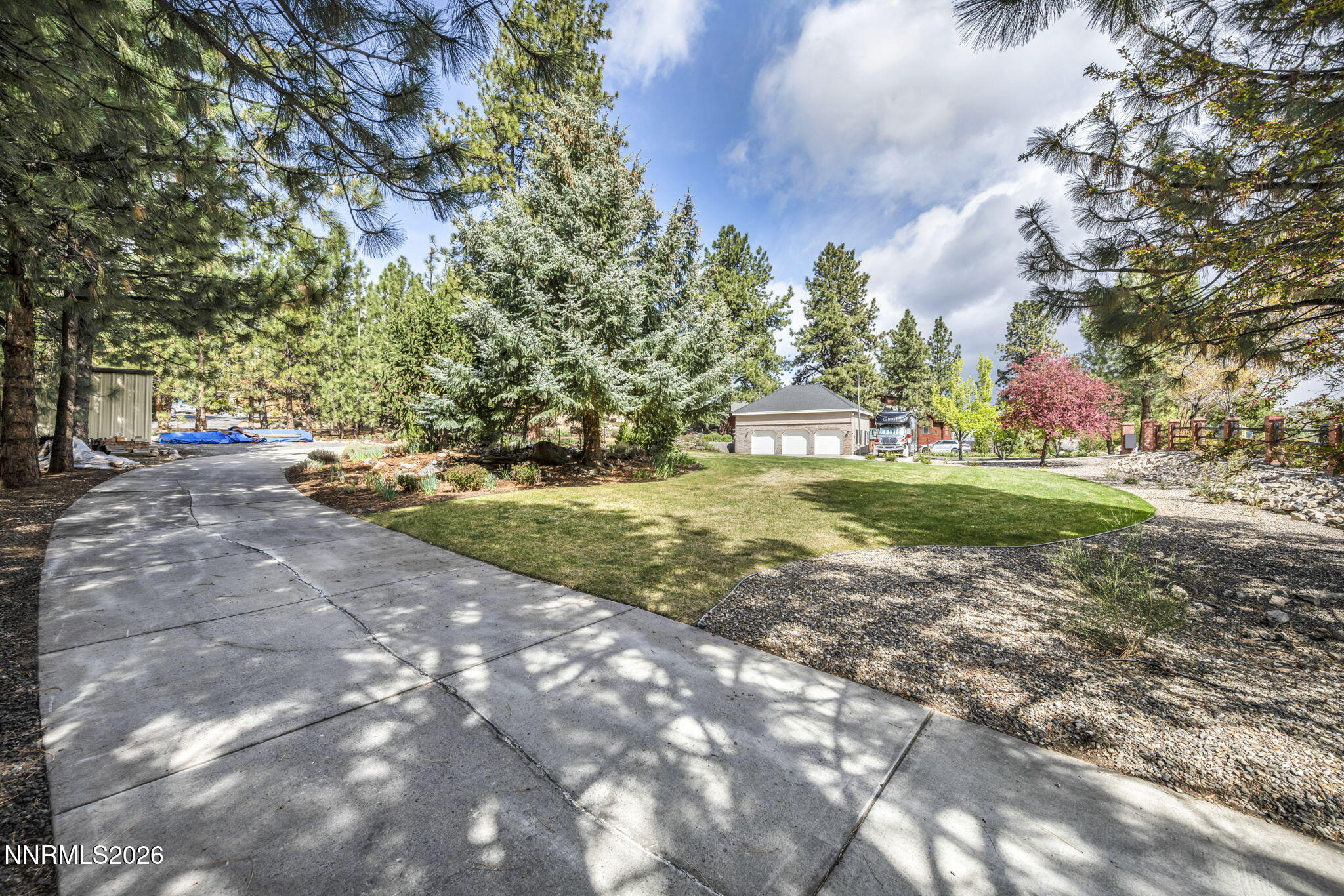 3704 Lakeview Road