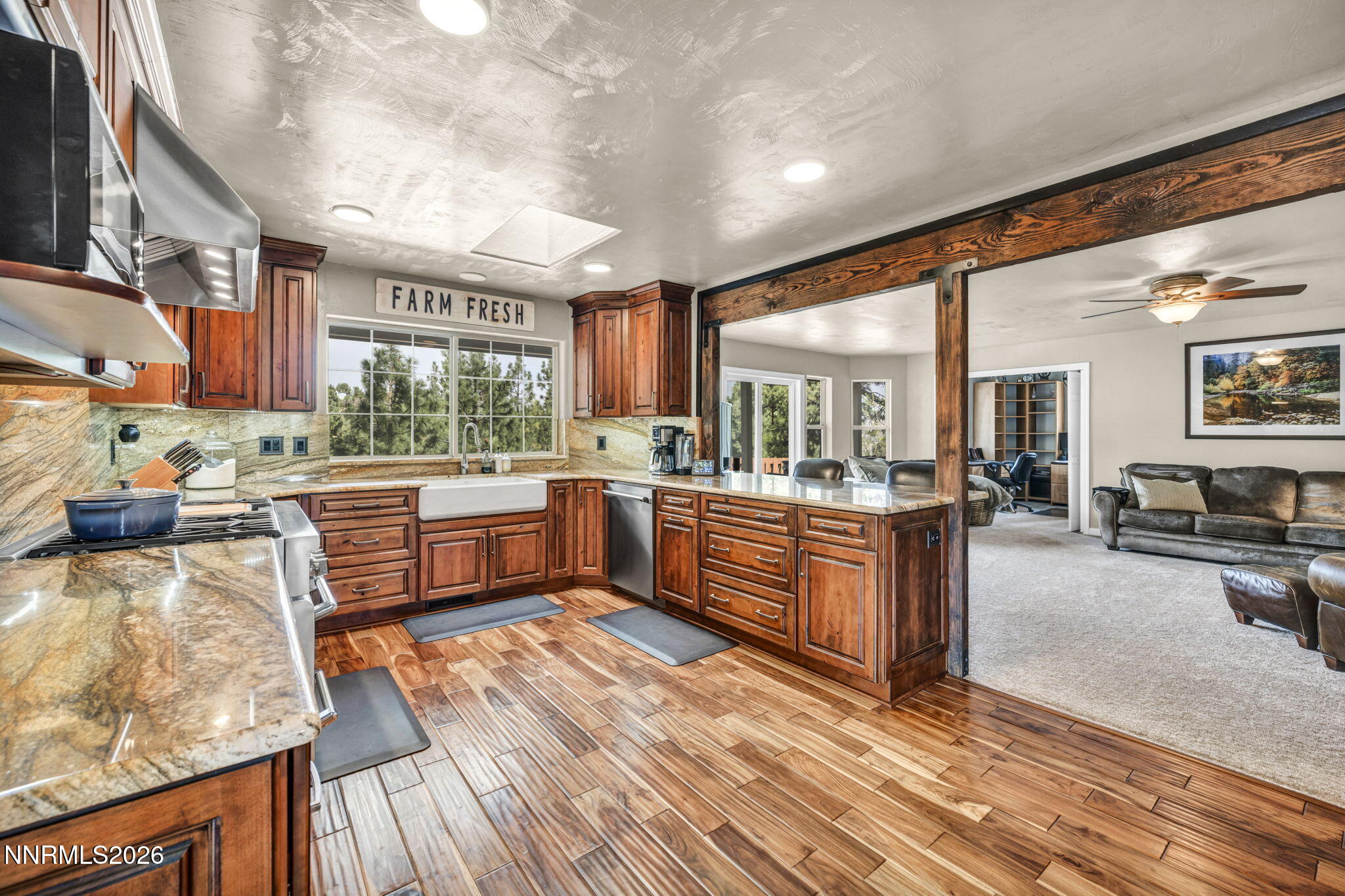 3704 Lakeview Road