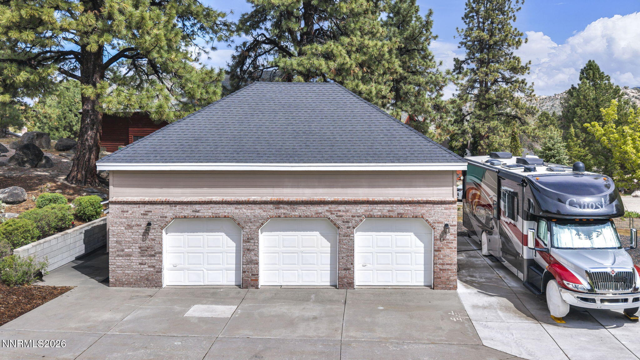 3704 Lakeview Road