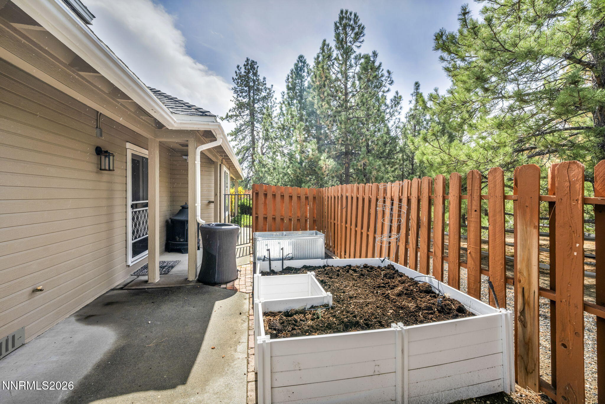 3704 Lakeview Road