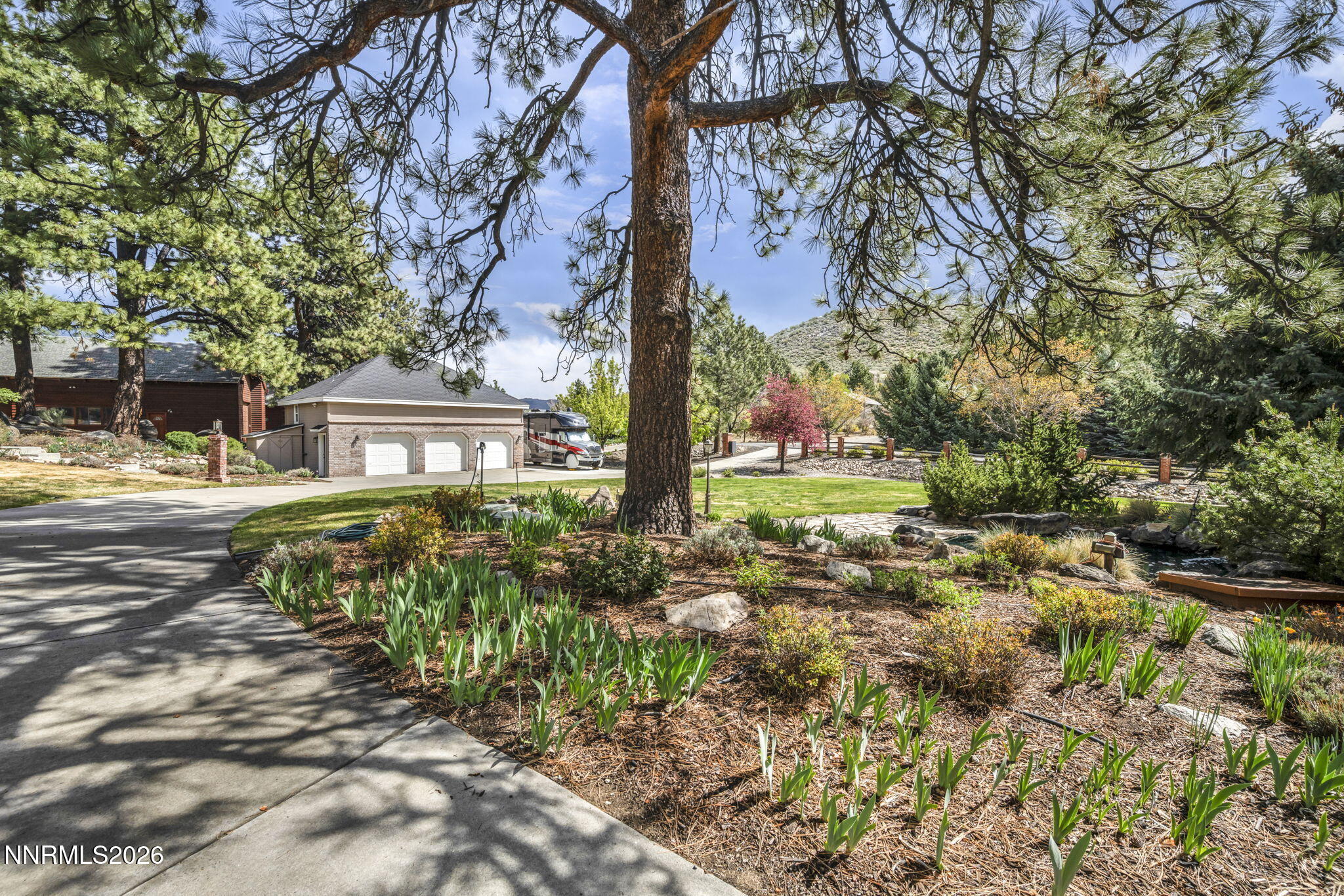 3704 Lakeview Road