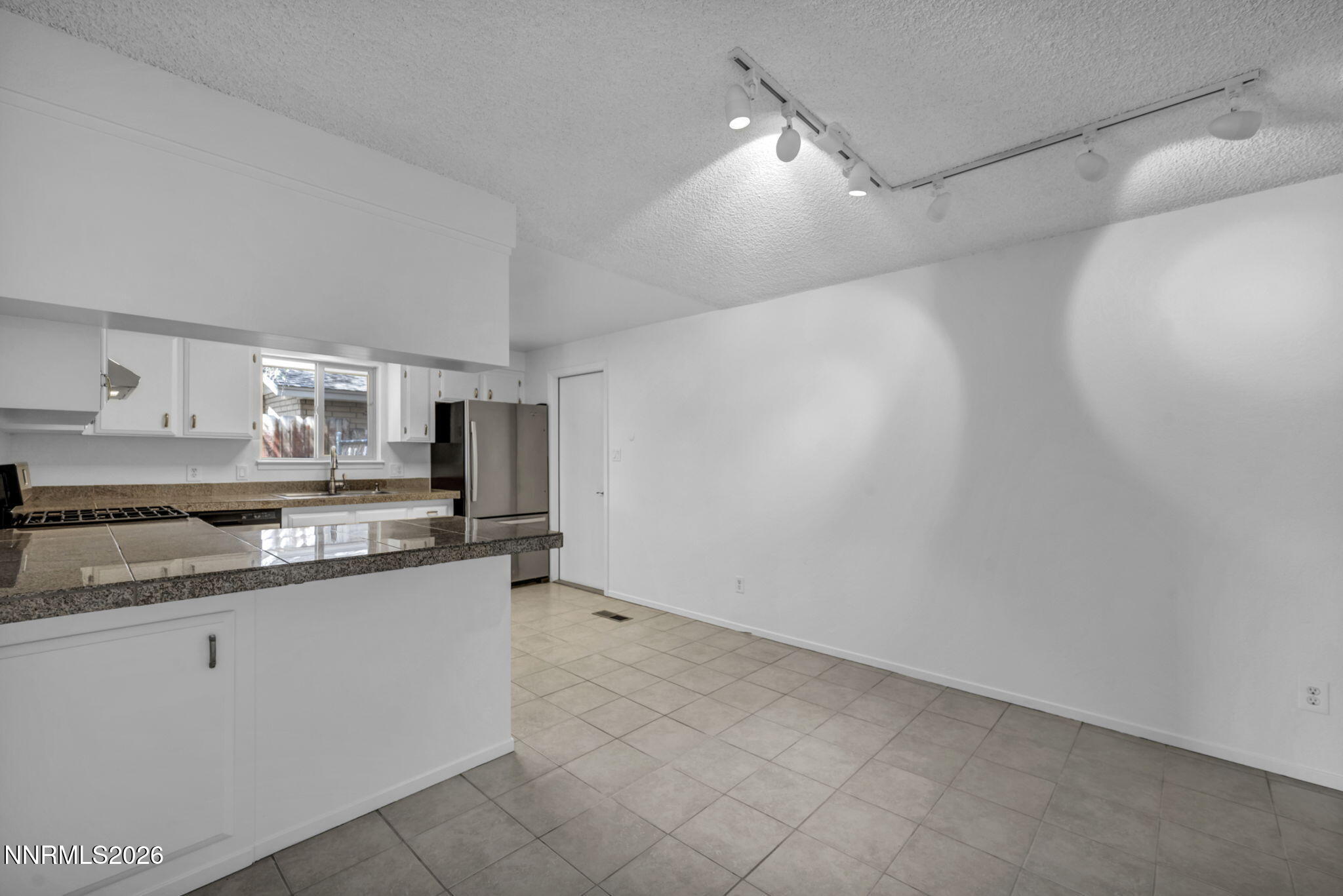 905 W Long Street
