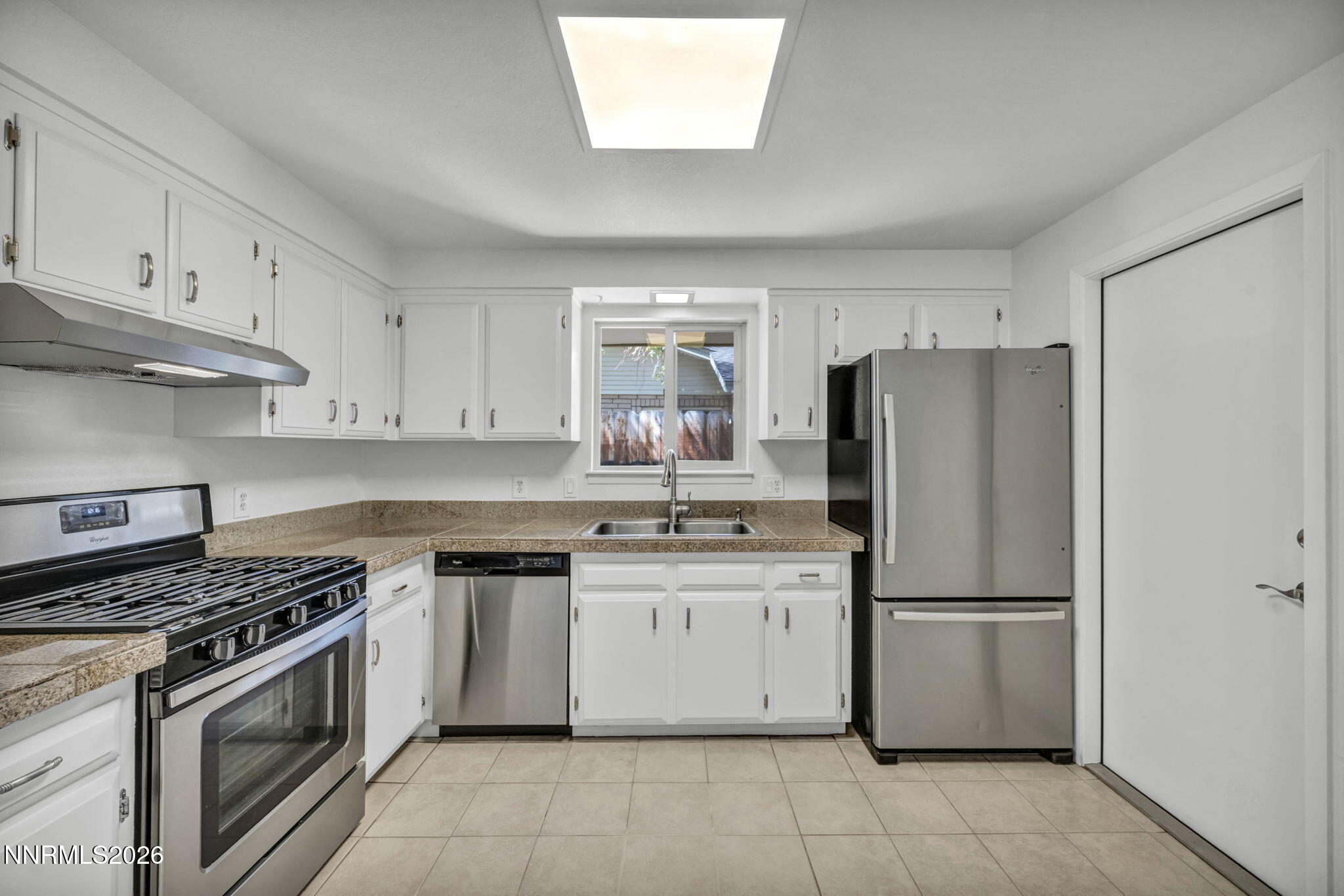 905 W Long Street
