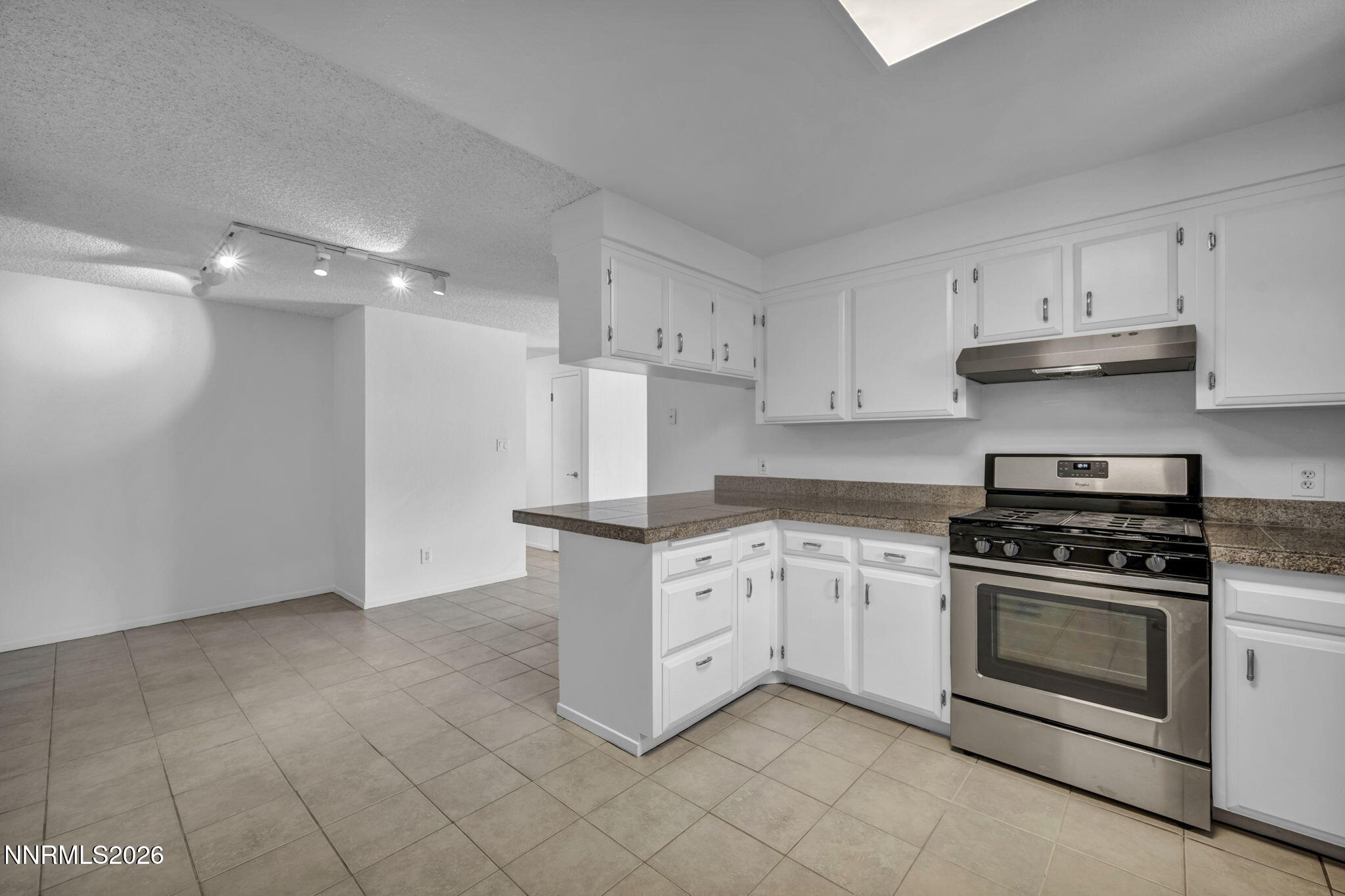 905 W Long Street