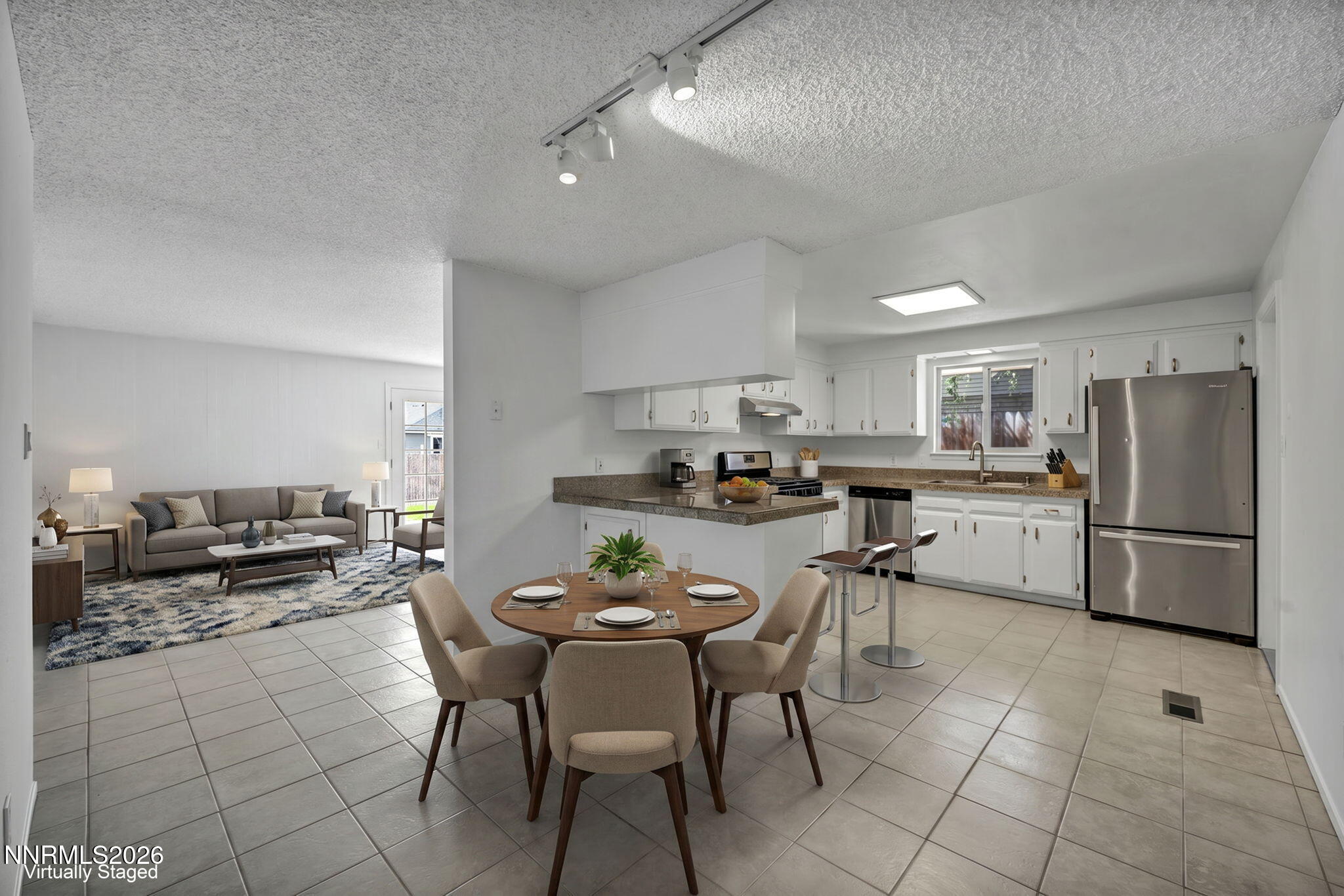 905 W Long Street