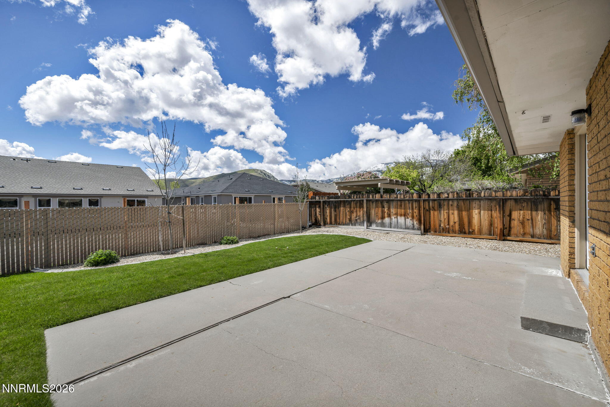 905 W Long Street