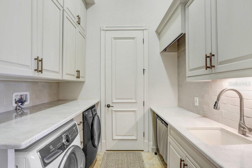 17111 JOURNEYS END DR