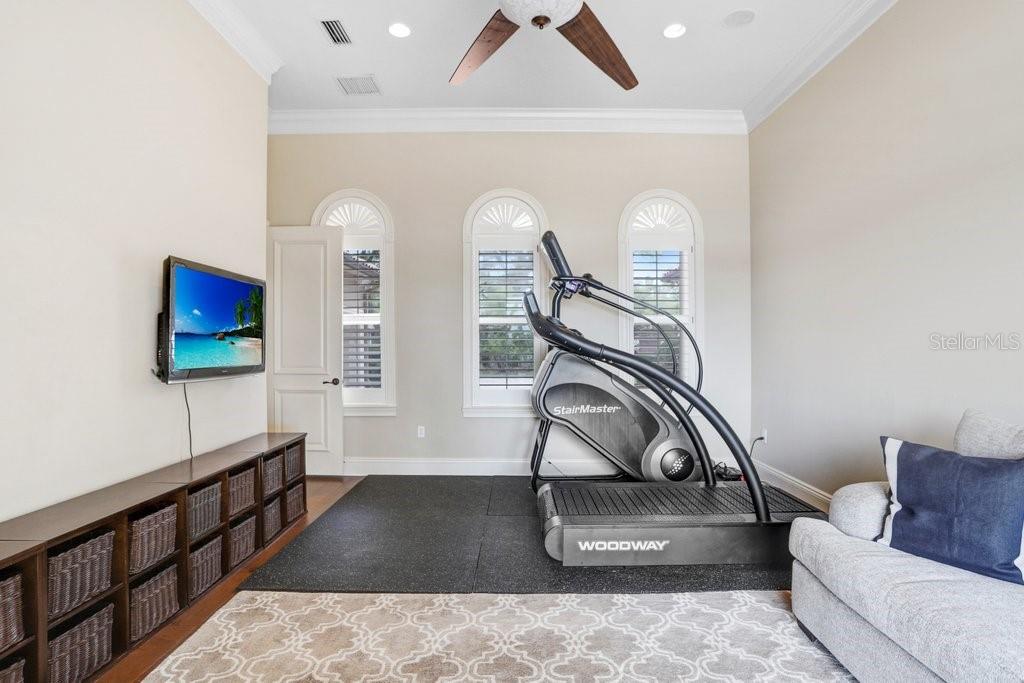 17111 JOURNEYS END DR