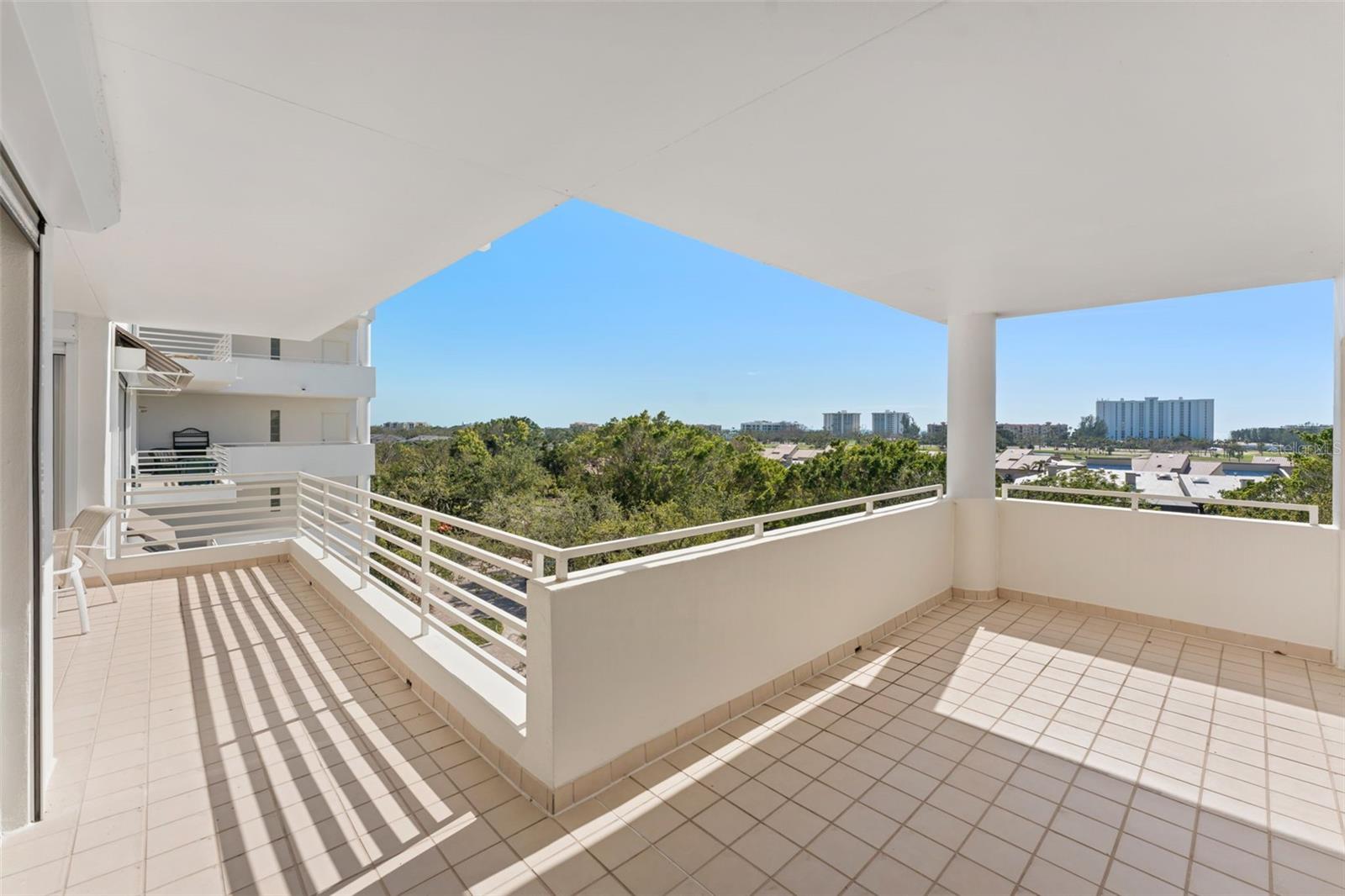 2410 HARBOURSIDE DR #142
