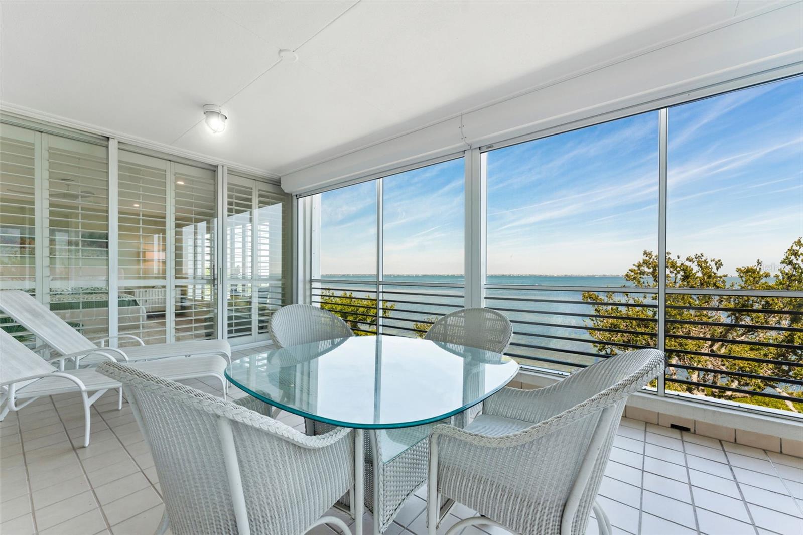 2410 HARBOURSIDE DR #142
