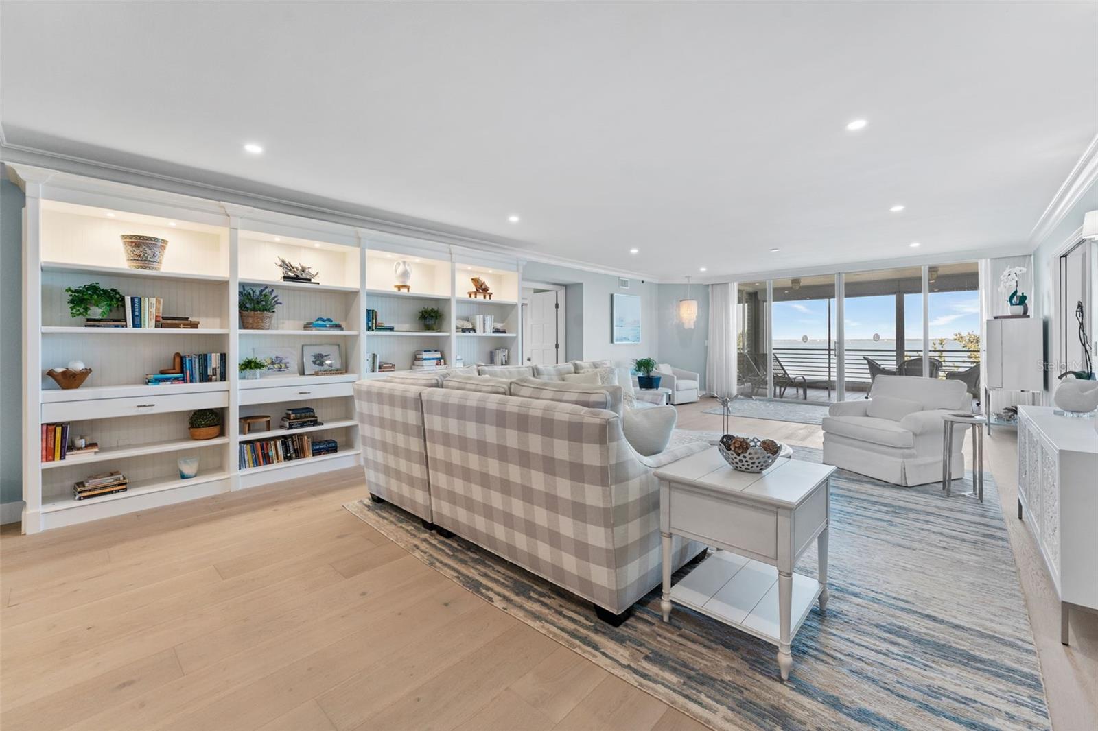 2410 HARBOURSIDE DR #142