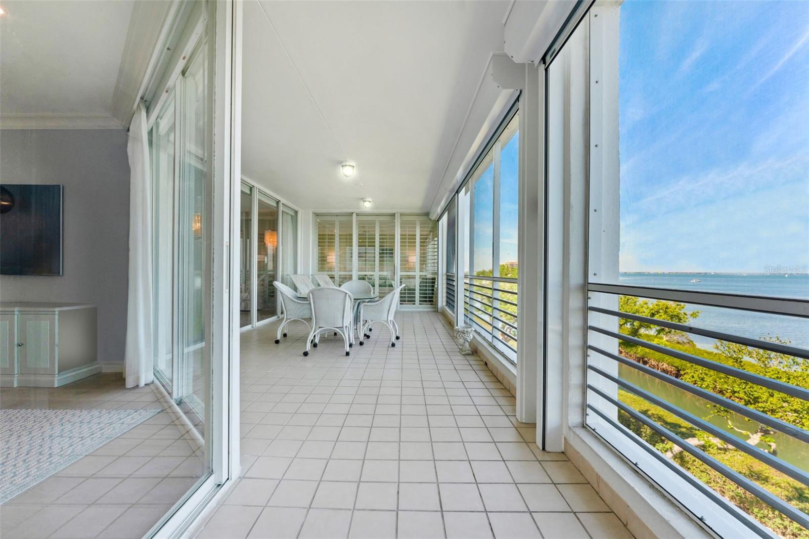 2410 HARBOURSIDE DR #142