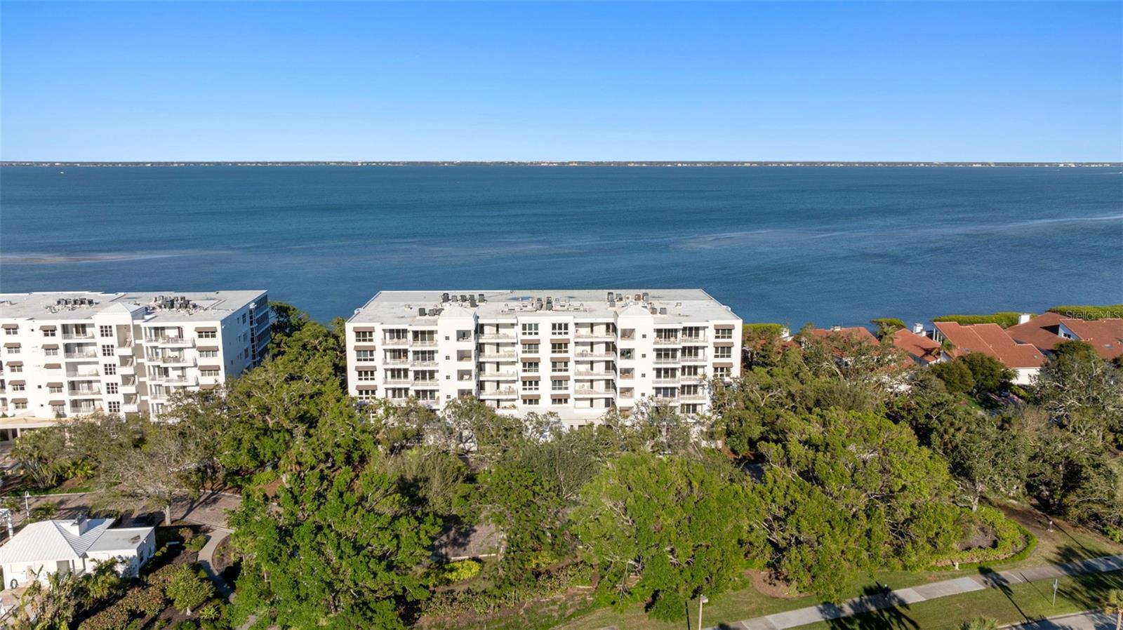2410 HARBOURSIDE DR #142