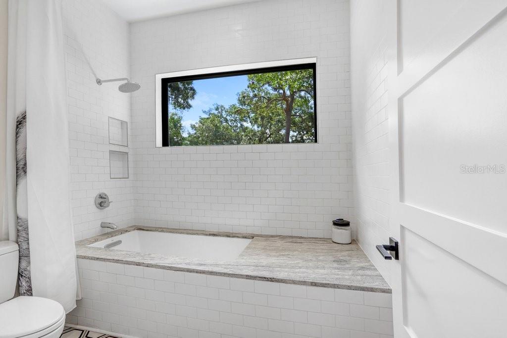 3440 CRENSHAW LAKE RD